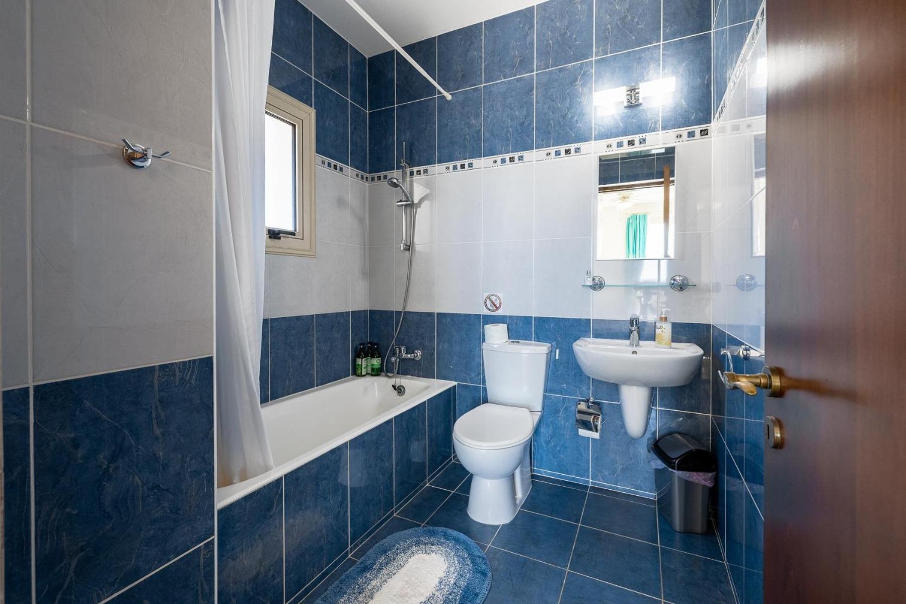 Sea View Villa with Private Pool in Coral bay