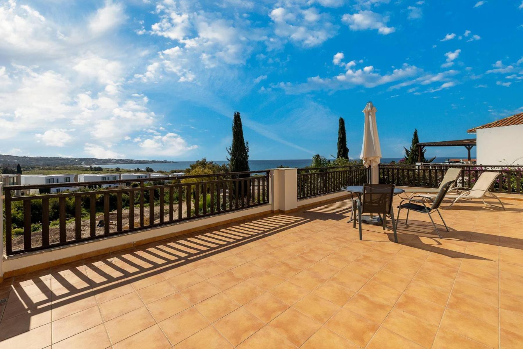 Sea View Villa with Private Pool in Coral bay