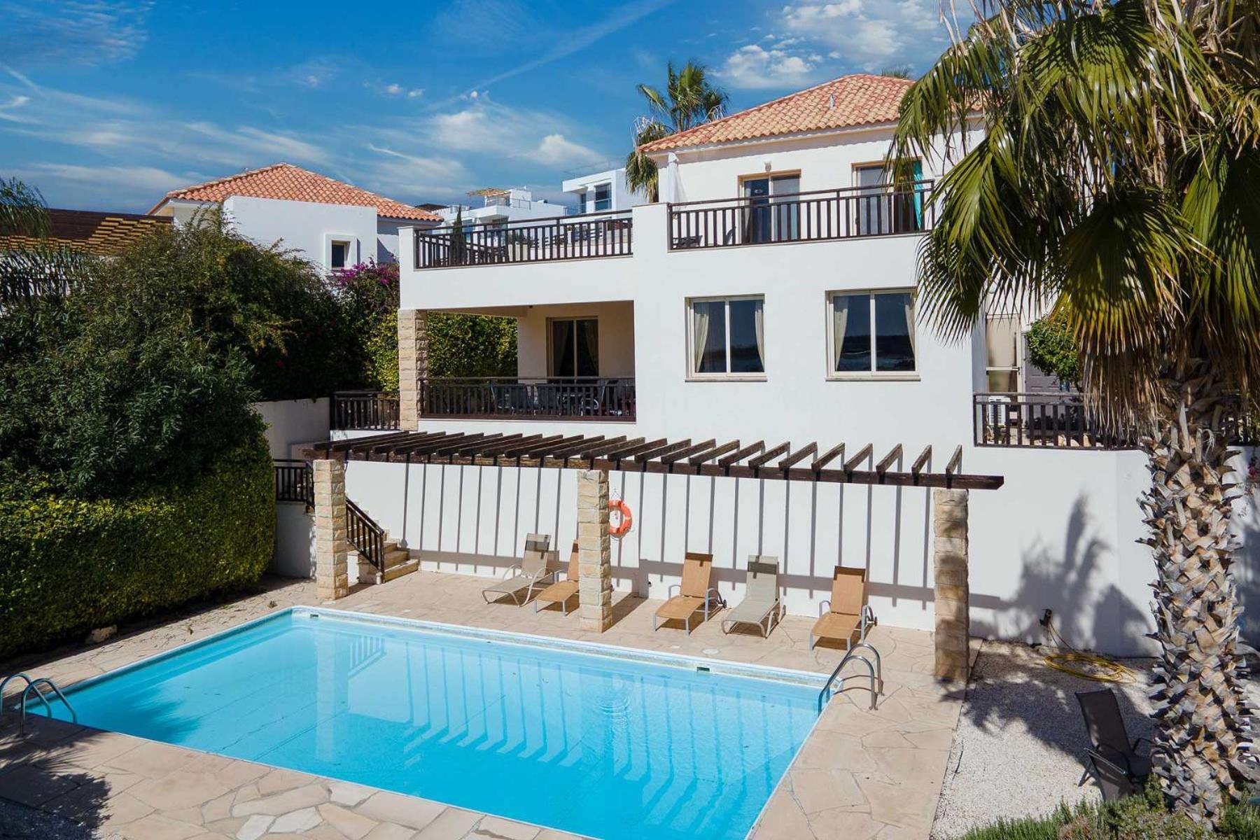 Sea View Villa with Private Pool in Coral bay