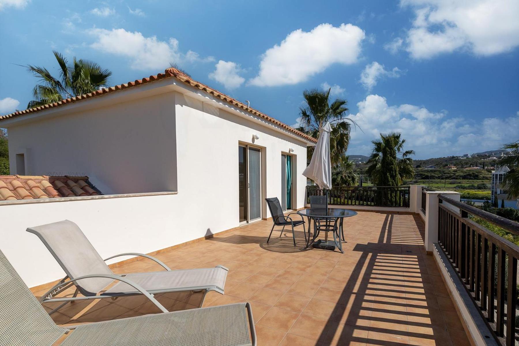 Sea View Villa with Private Pool in Coral bay