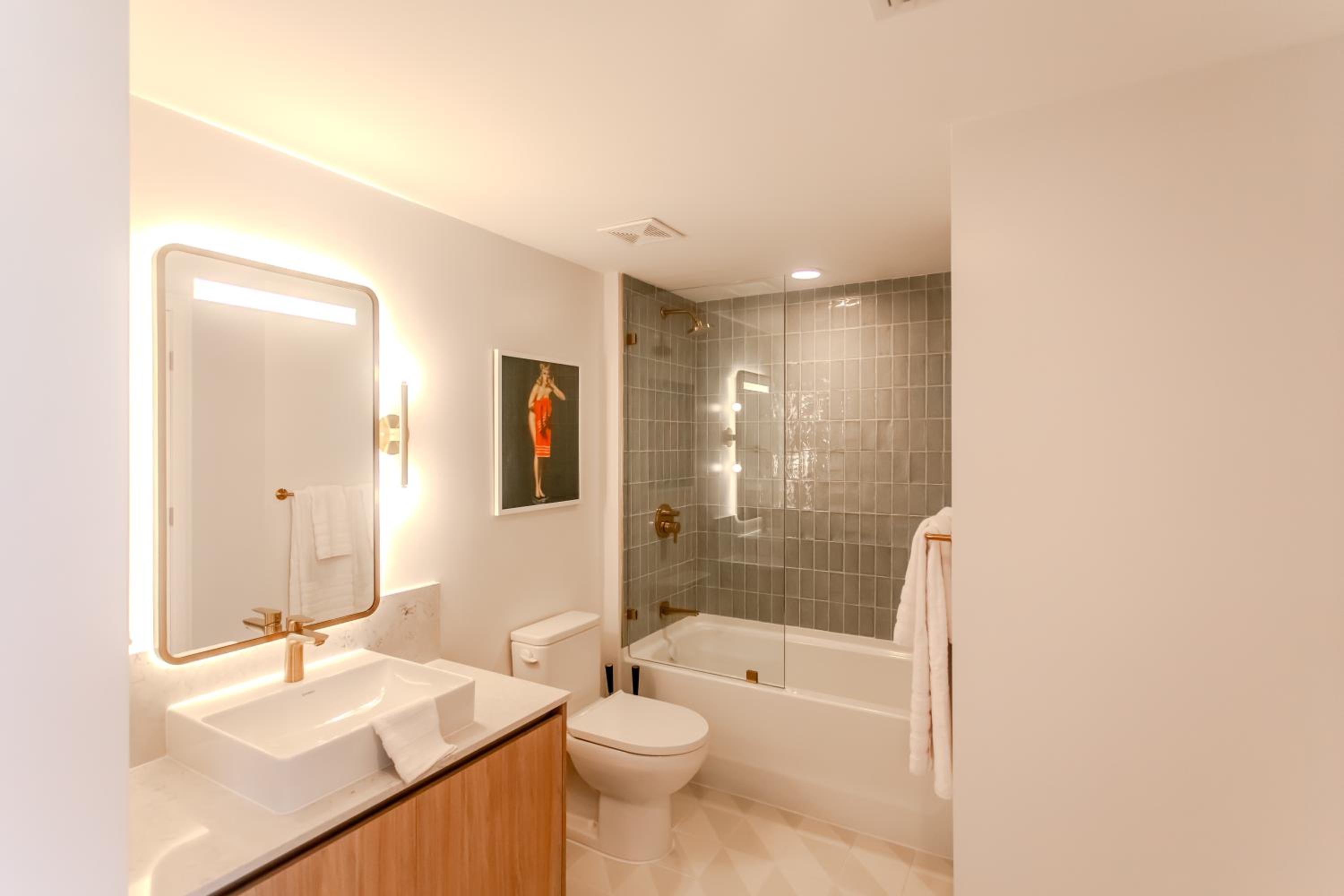 Luxurious Downtown Escape