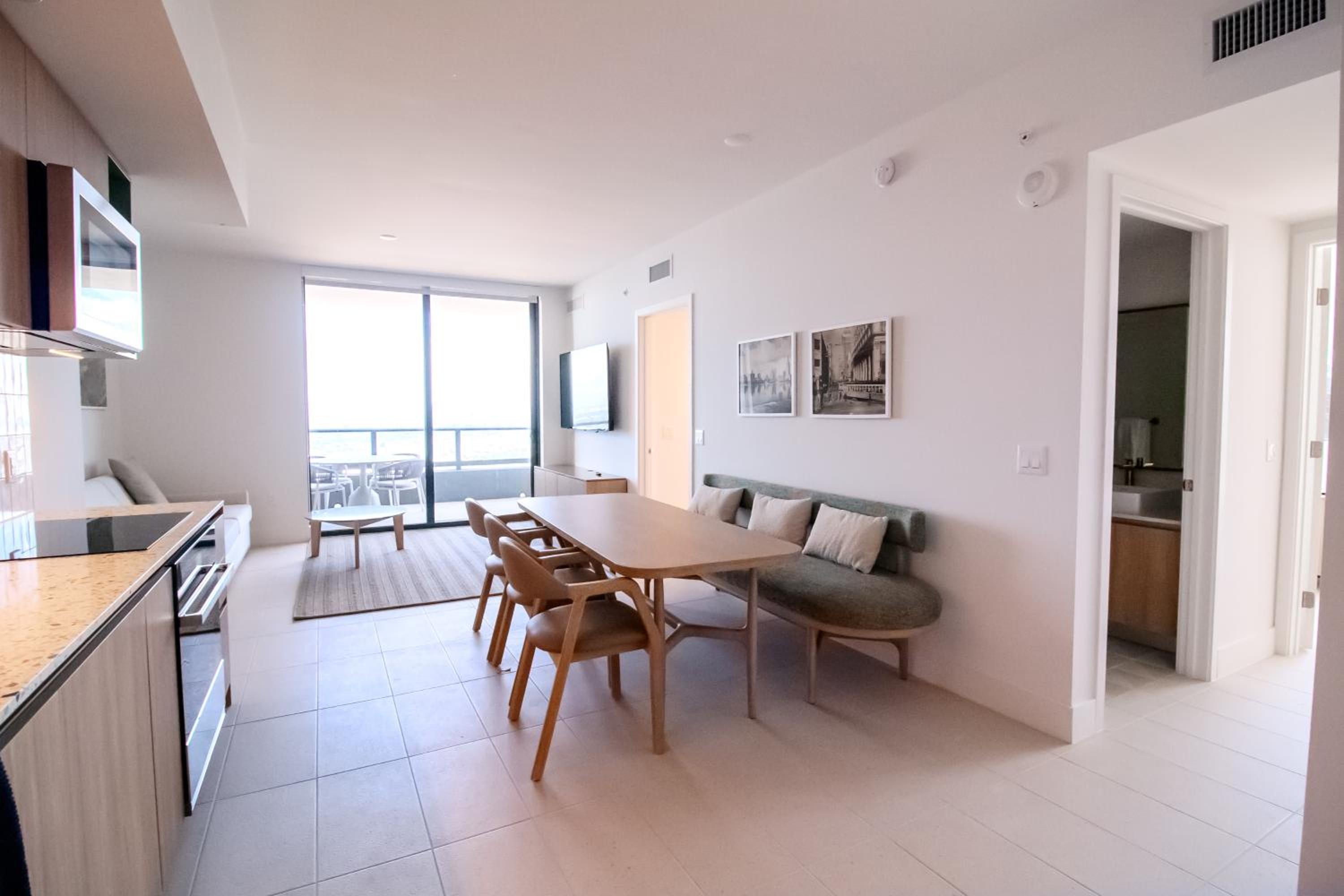 Luxurious Downtown Escape