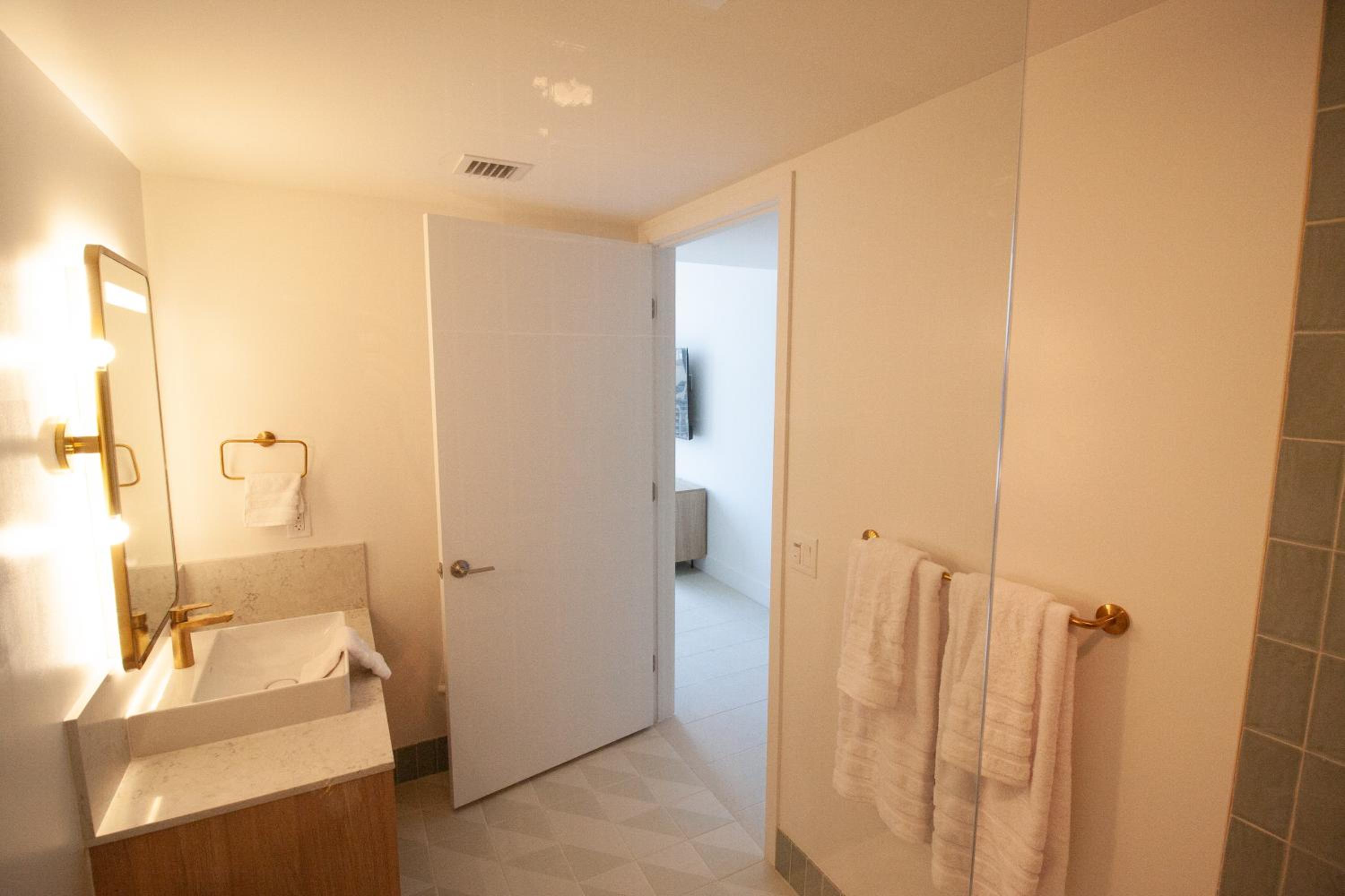 Luxurious Downtown Escape