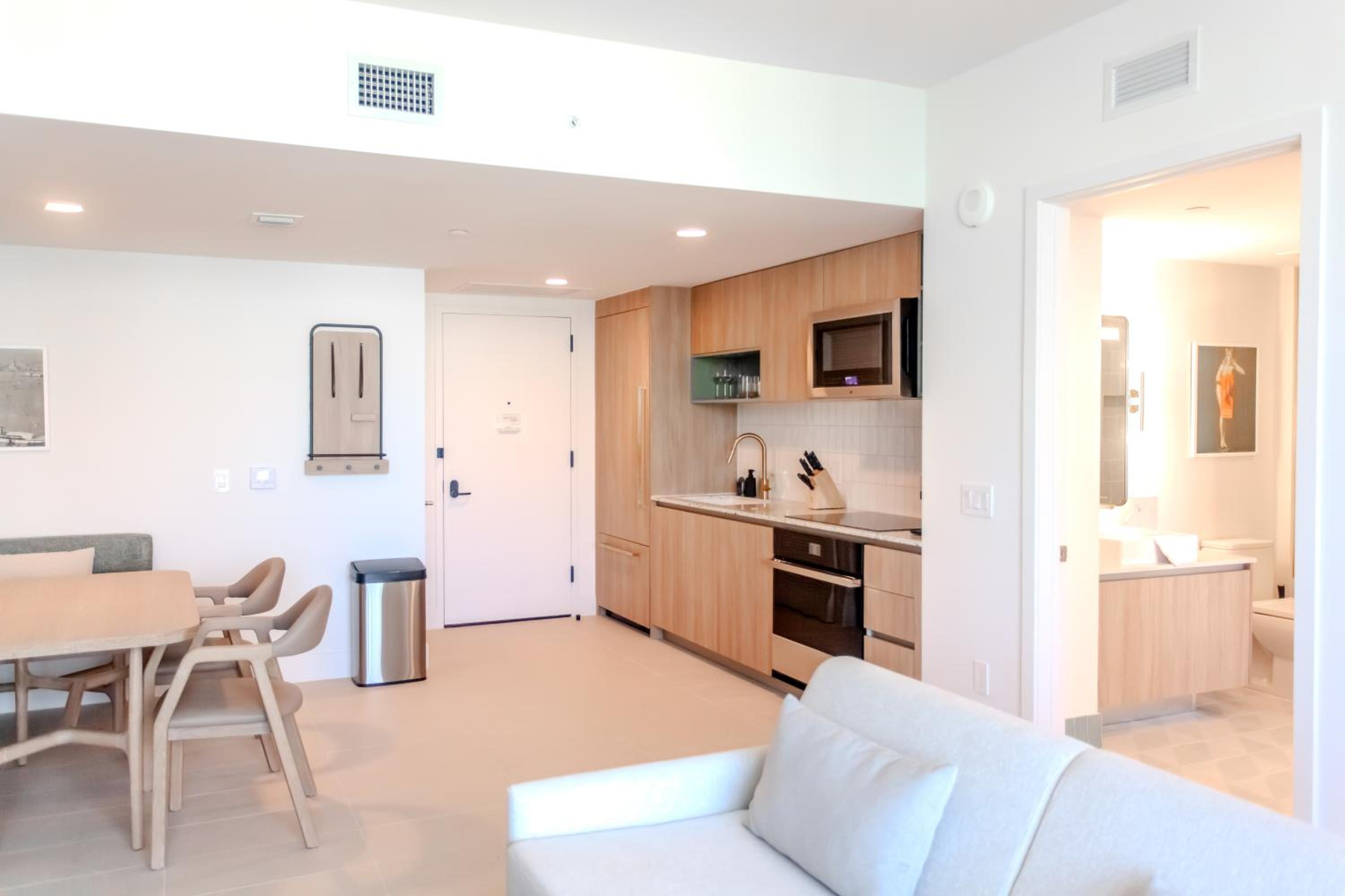 Luxurious Downtown Escape