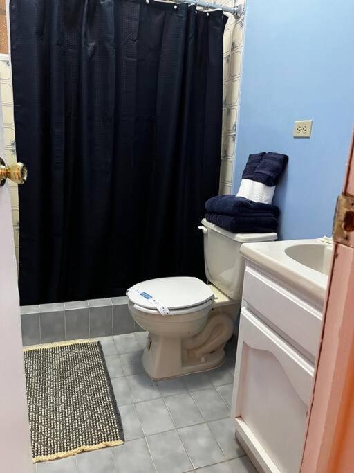 Crash & Go - Hotel Style Room