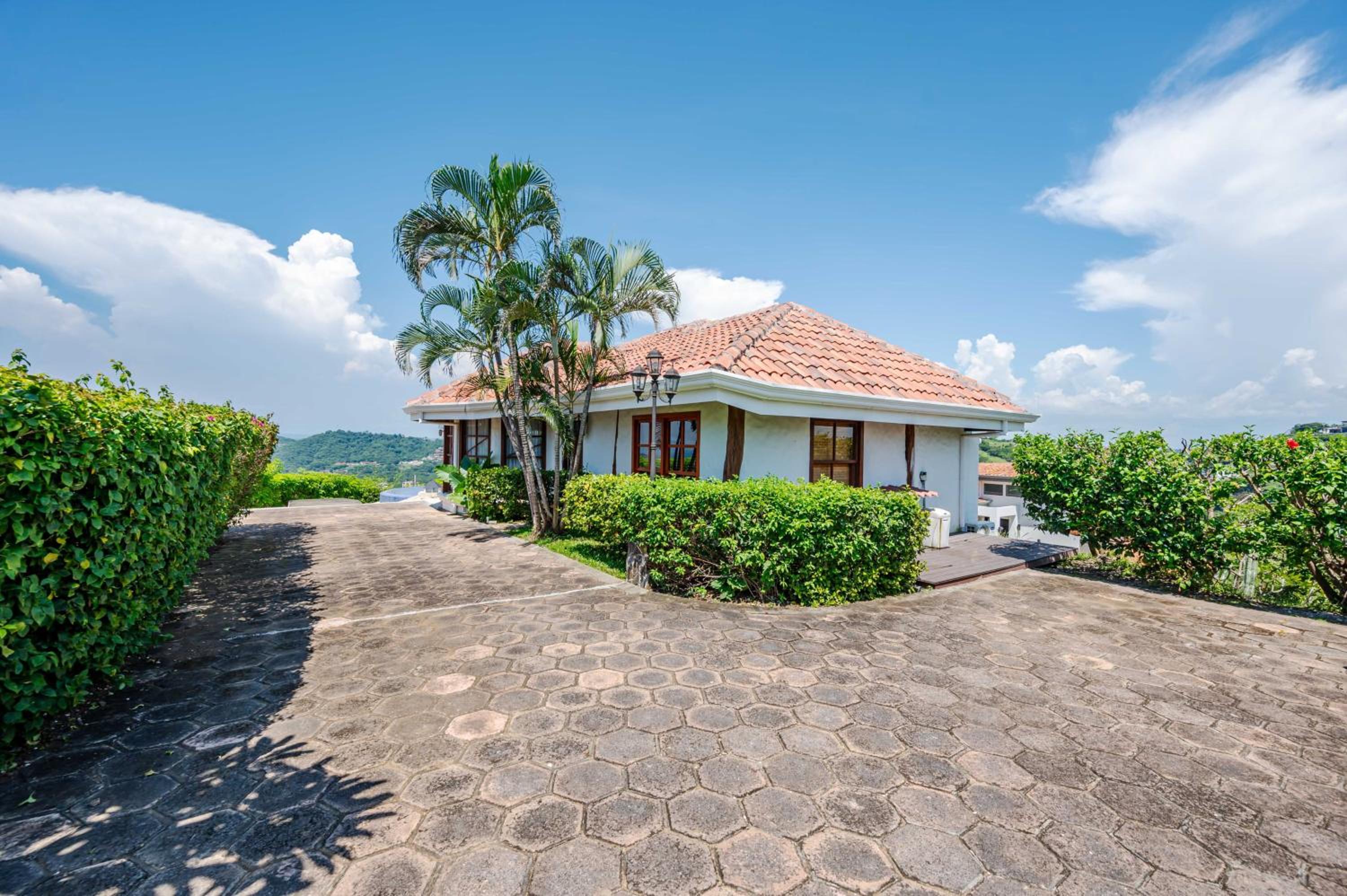 Casita Cole 2BR Pool Villa Hermosa - 4 Guests view 2