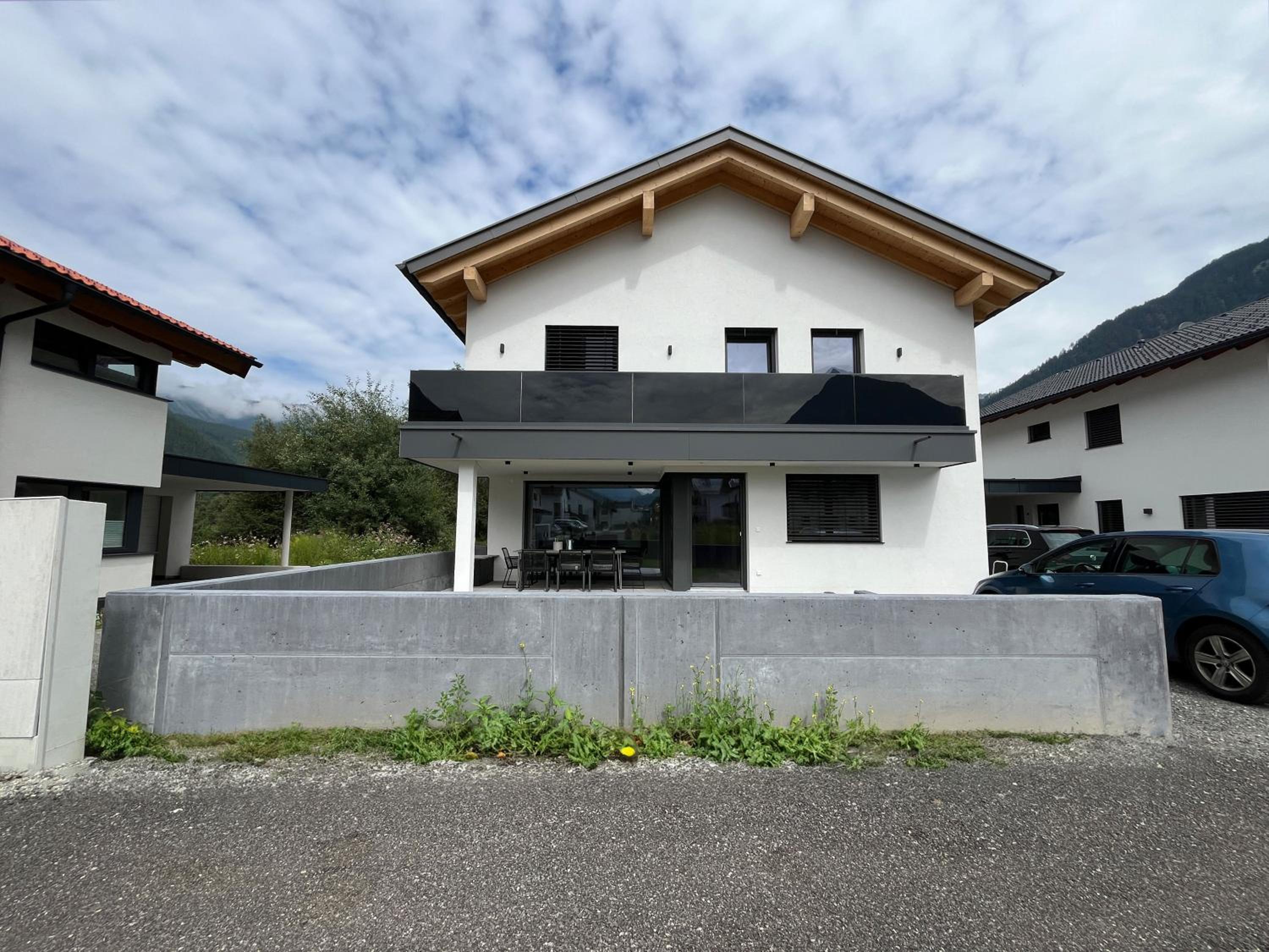 Panorama Peak Apartment