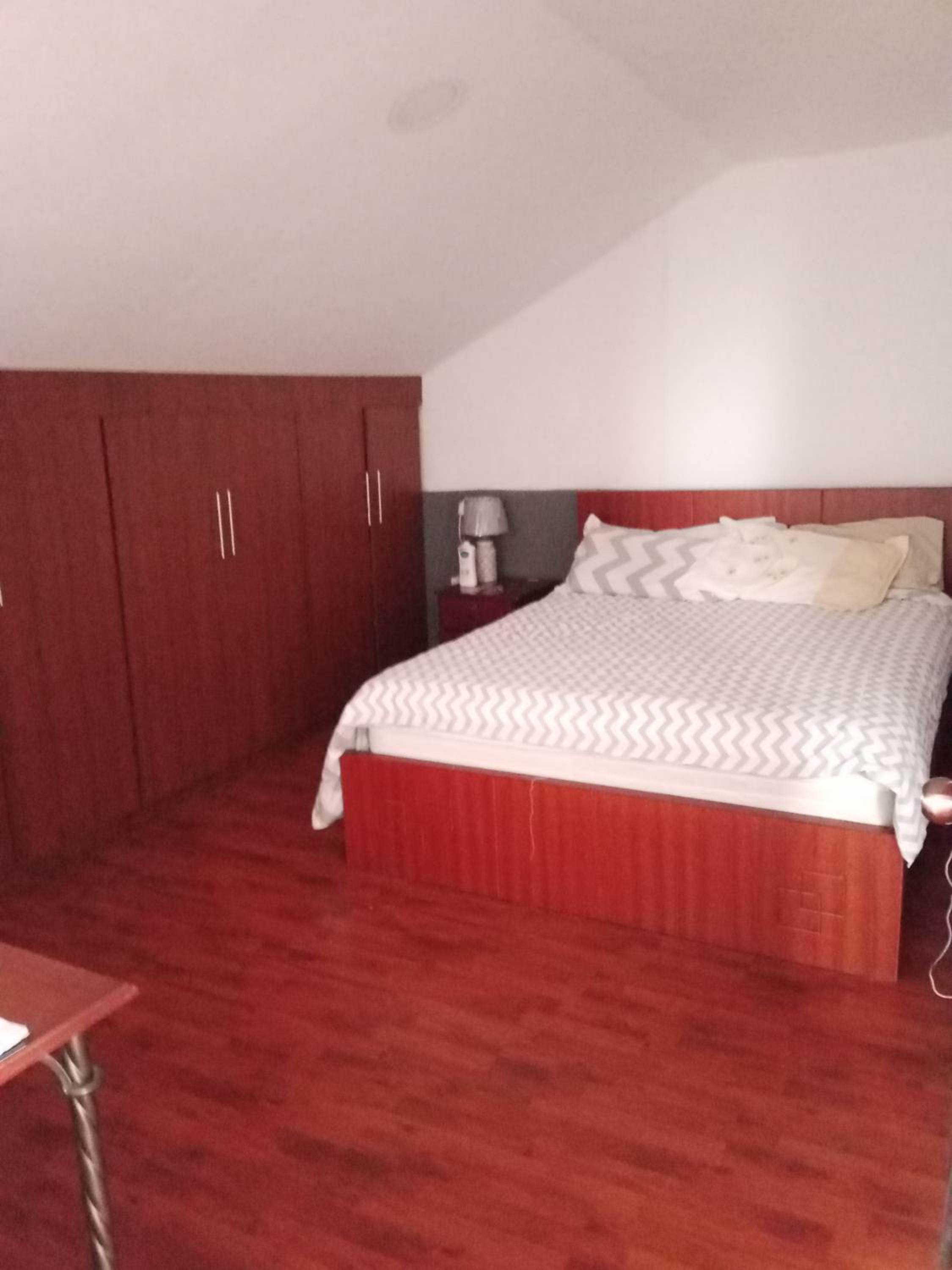 Departamento entero de 2 habitaciones en Cuenca