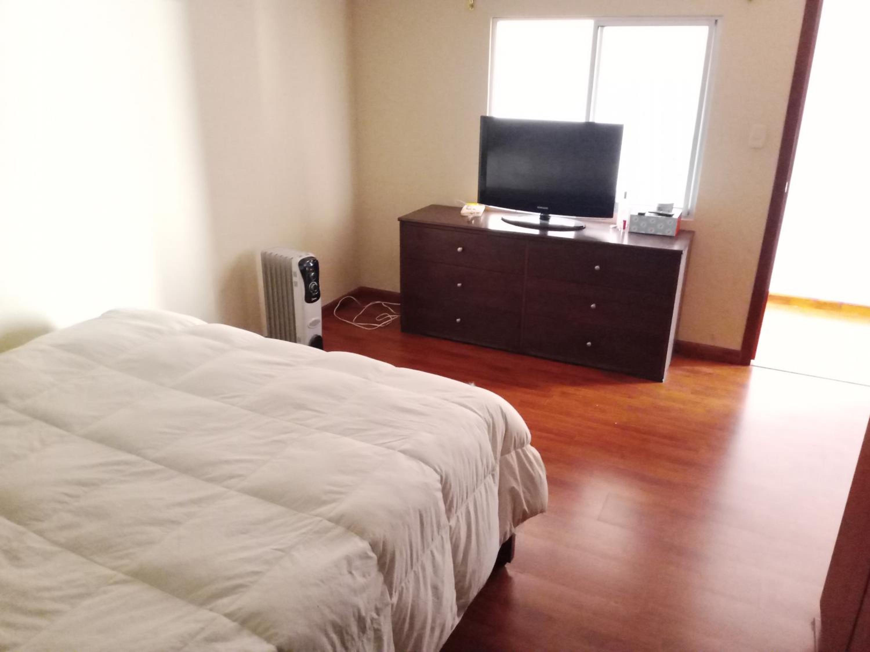 Departamento entero de 2 habitaciones en Cuenca