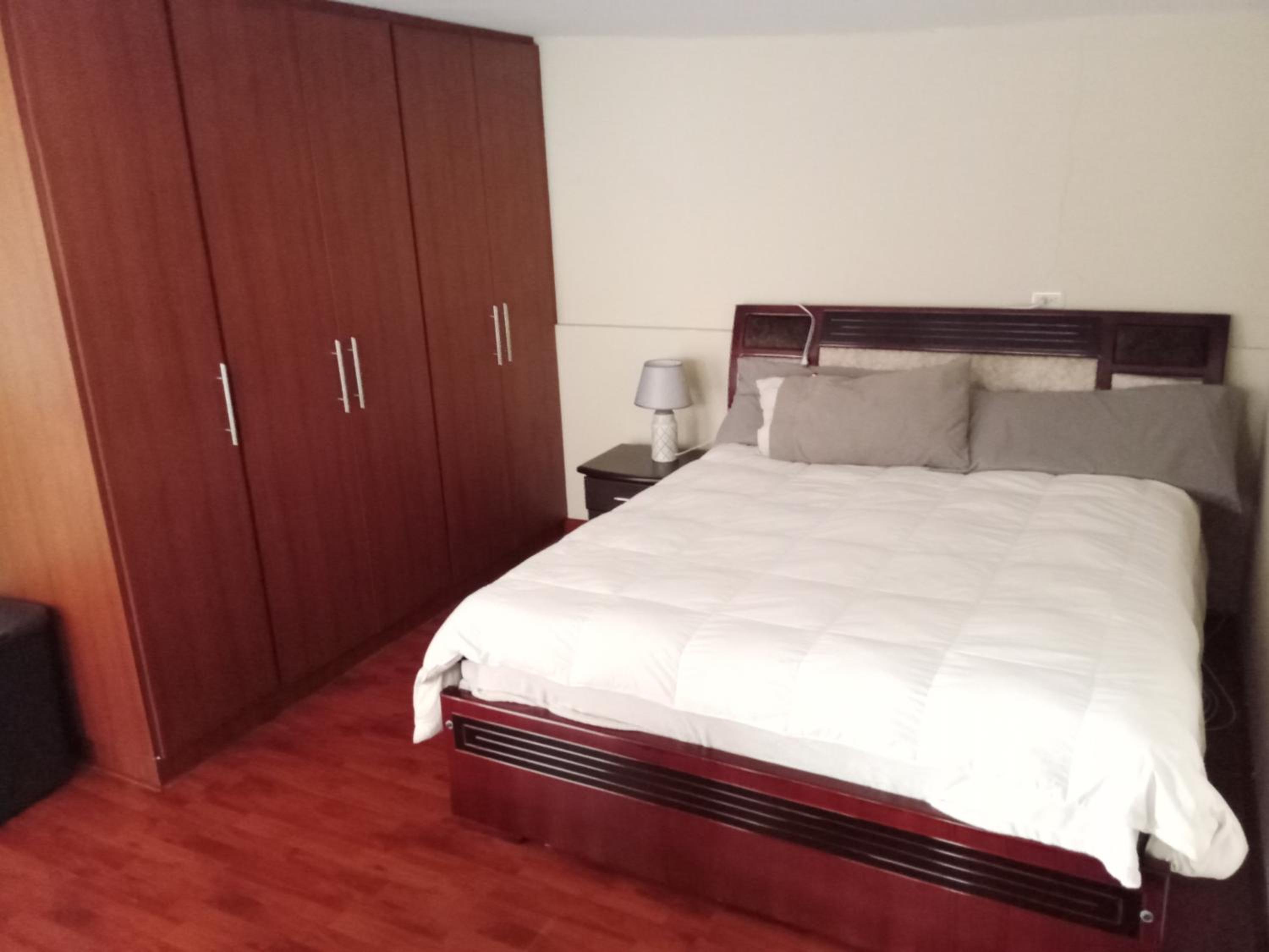 Departamento entero de 2 habitaciones en Cuenca