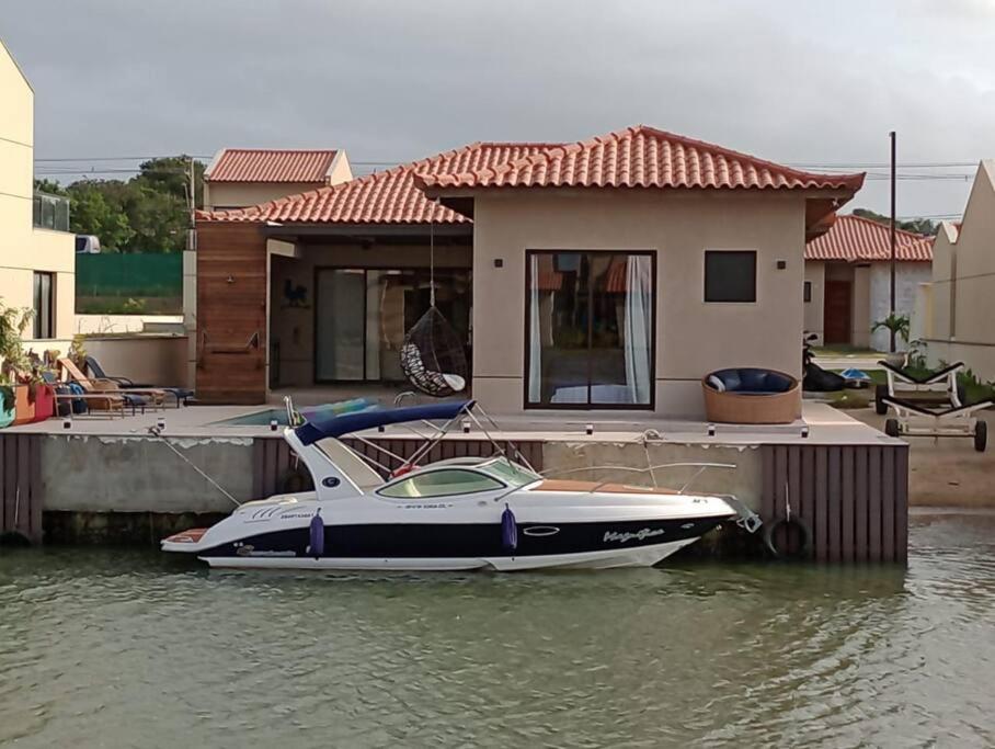 Suite em Lindo Casarão no Aretê com acesso aos clubes do condomínio