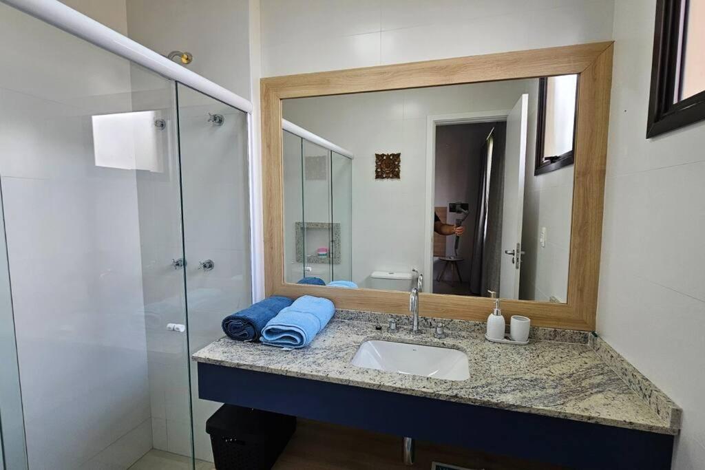 Suite em Lindo Casarão no Aretê com acesso aos clubes do condomínio