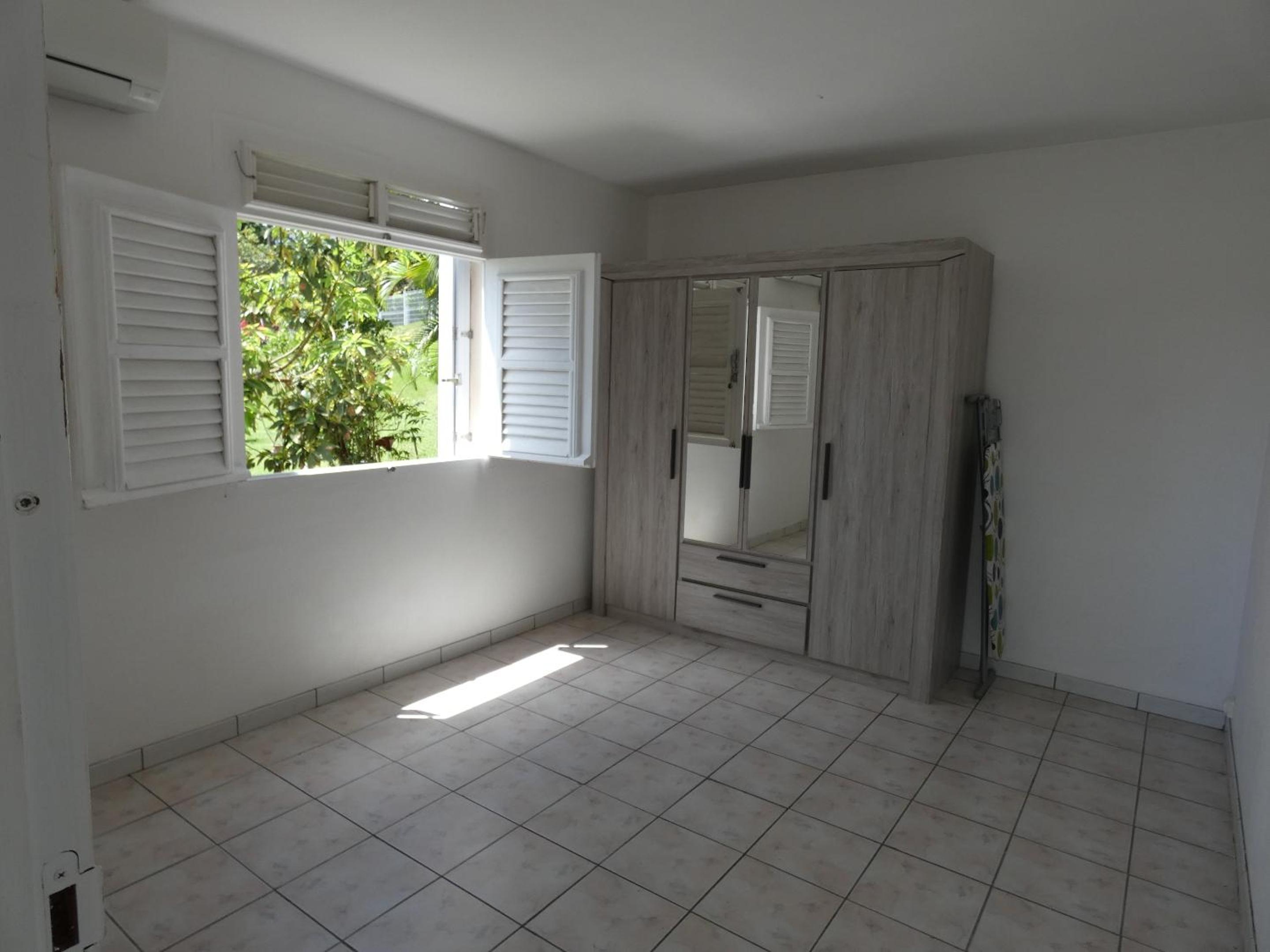 Appartement moderne à Fort-de-France 70 m² - Jardin privé view 4