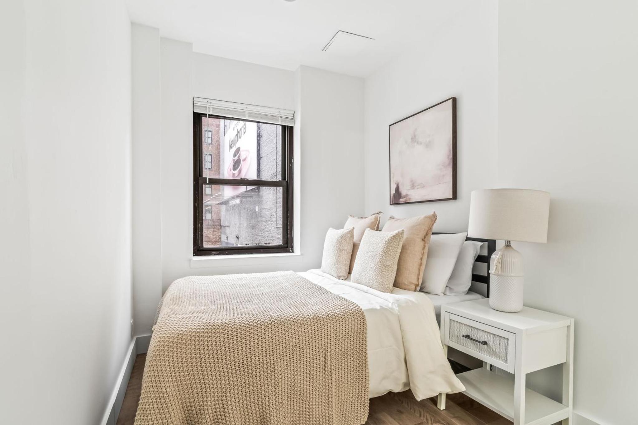Stylish 2 Bed 1 Bath Stay by the Chrysler Building & Vibrant Murray Hill