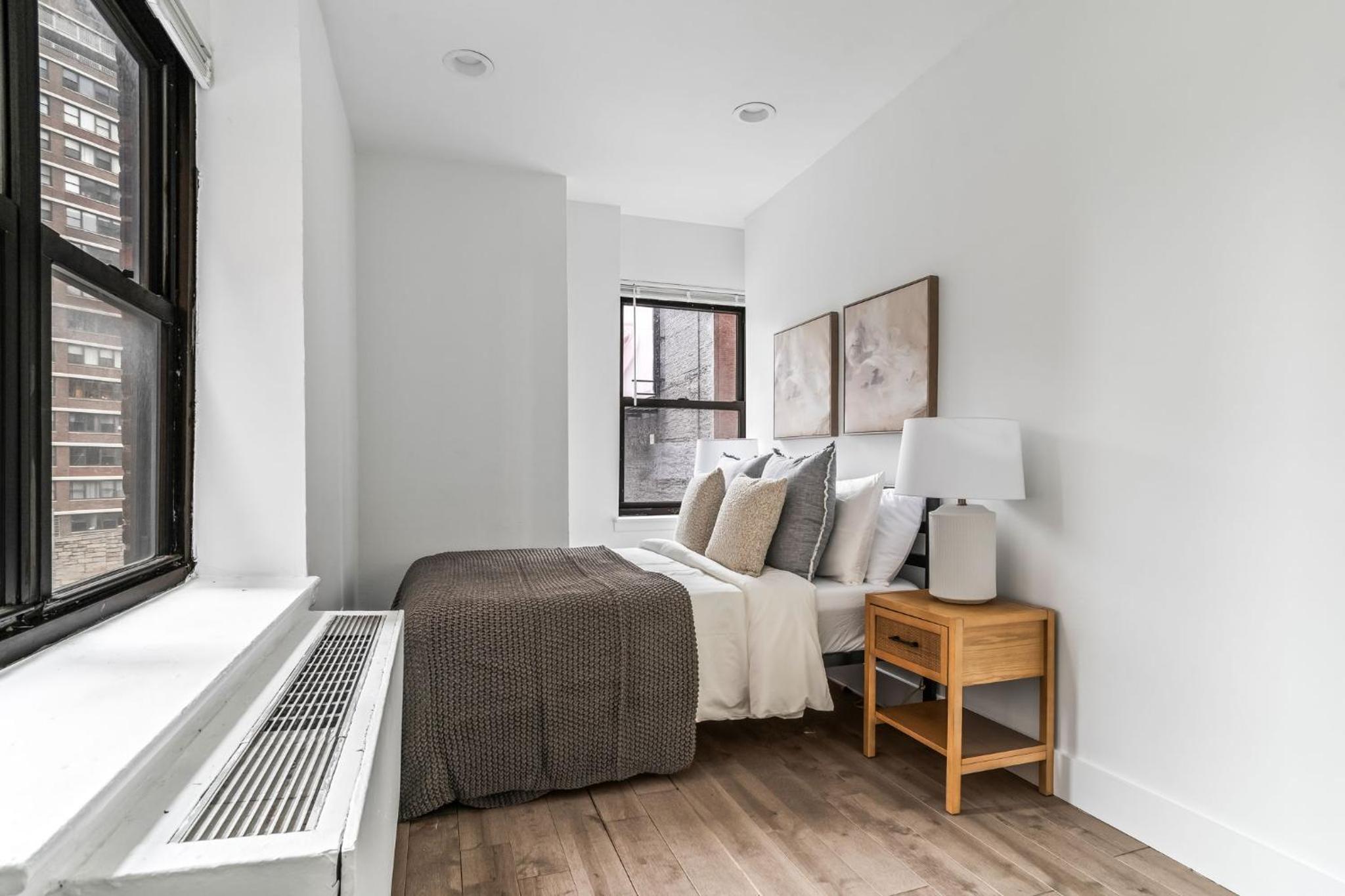 Stylish 2 Bed 1 Bath Stay by the Chrysler Building & Vibrant Murray Hill