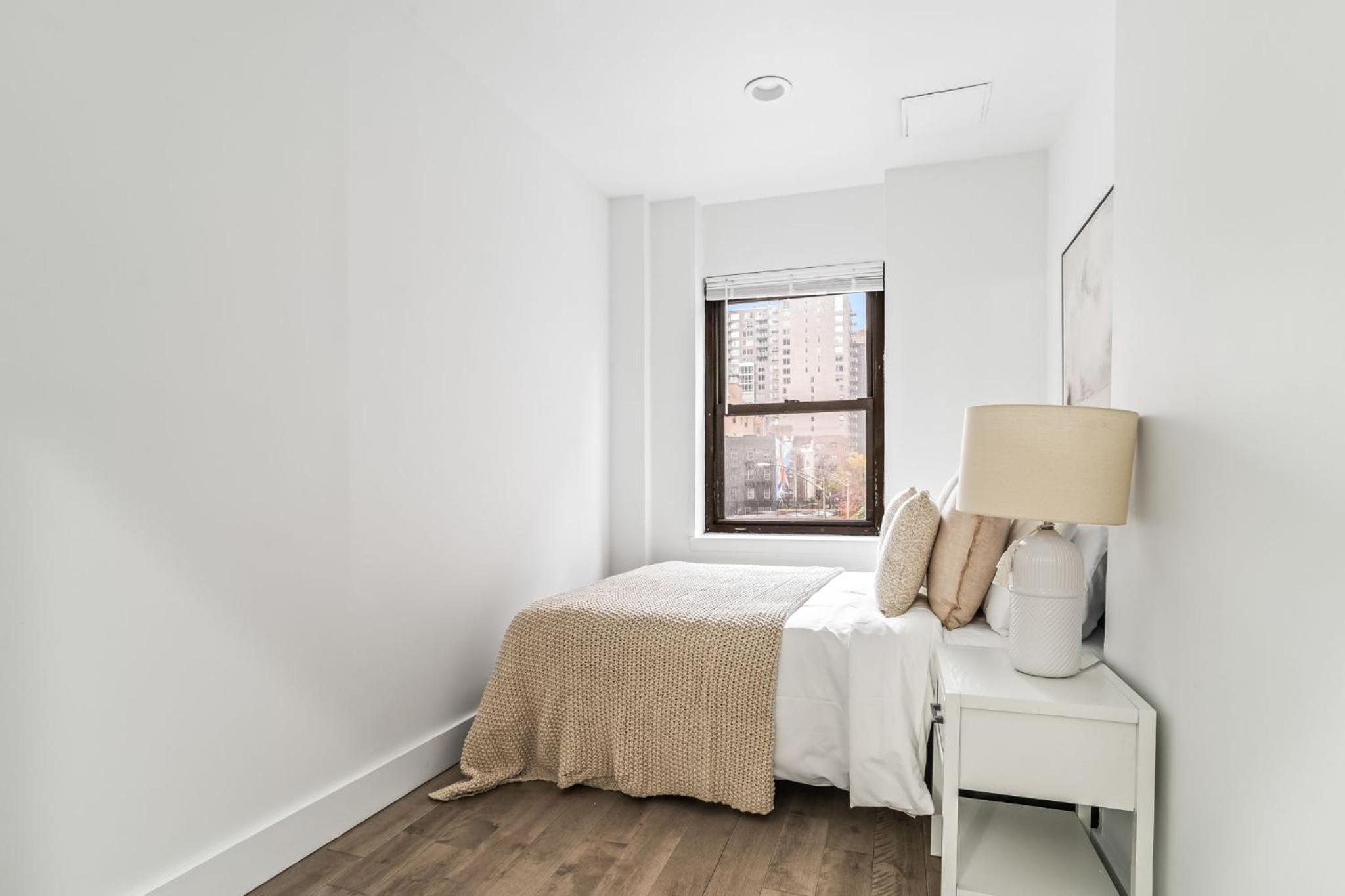 Stylish 2 Bed 1 Bath Stay by the Chrysler Building & Vibrant Murray Hill