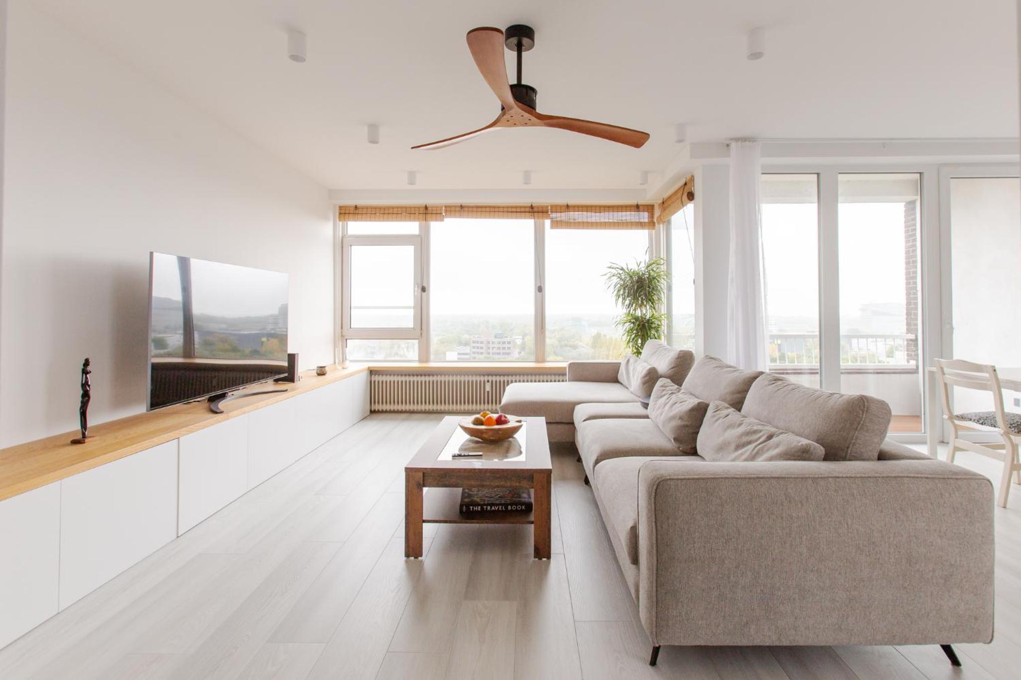 Sunny room with gorgeous views