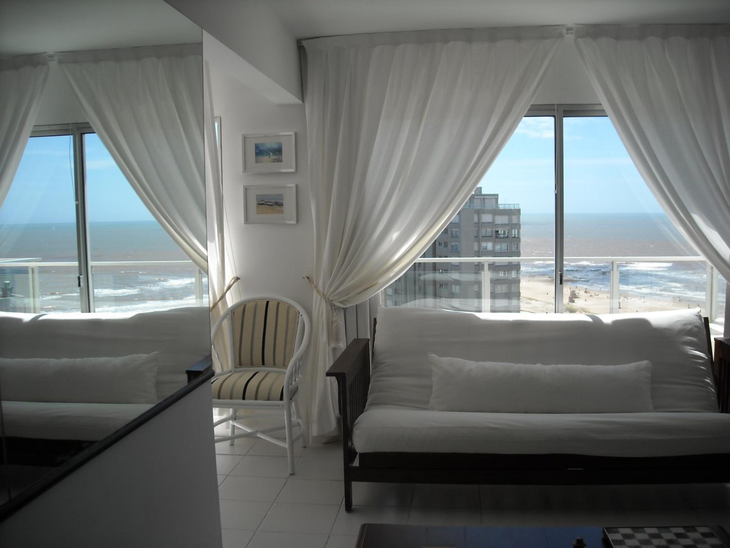Penthouse piso17 con parrilla Vistas e Inmejorable Ubicación view 2