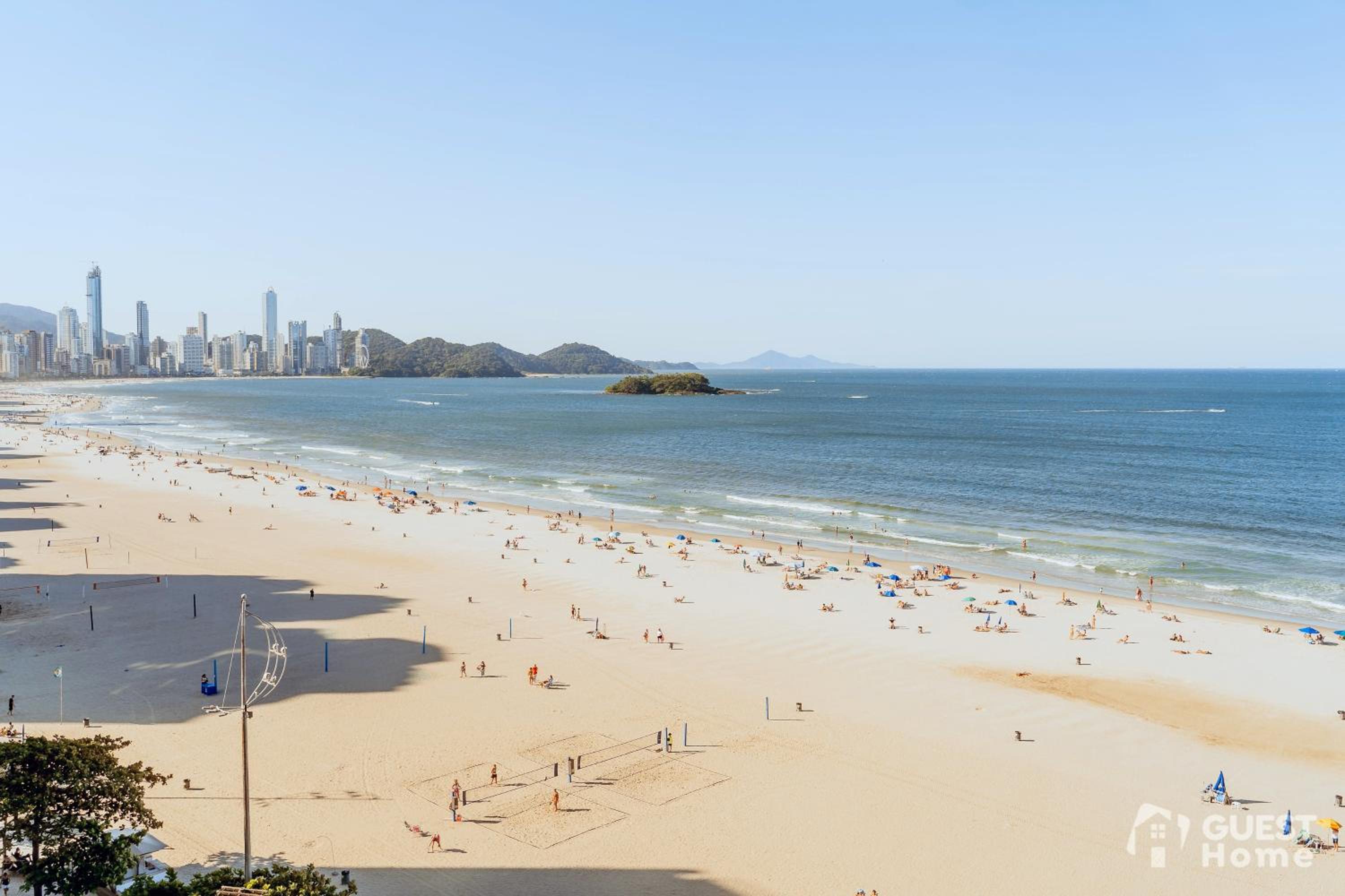 Apto Pé na Areia e Vista Deslumbrante, Sacada com Churrasqueira, Amplo, Frente para o Mar, Alto Padrão