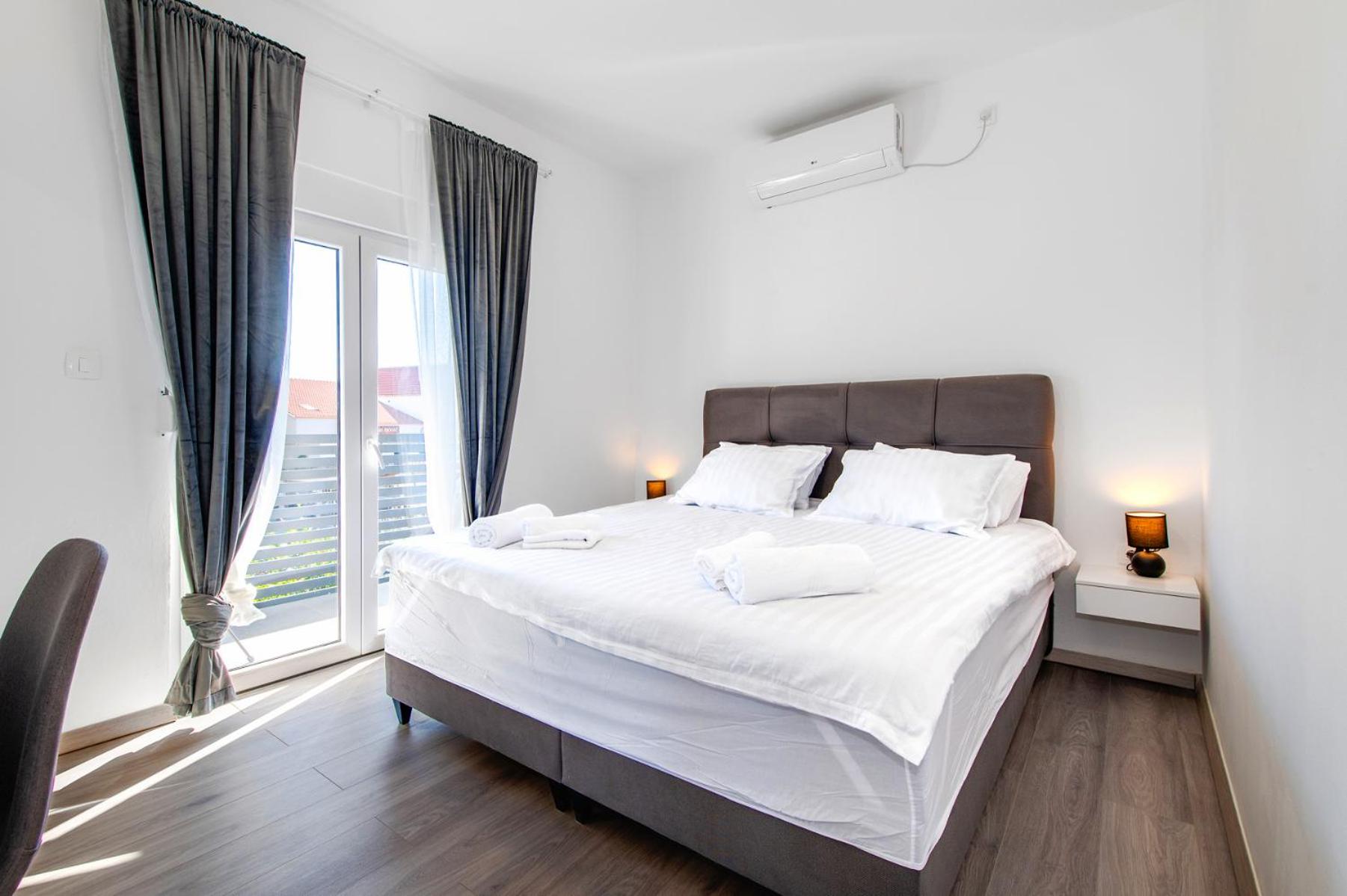 Apartments Sunny Sky - Pool & Parking - Vodice