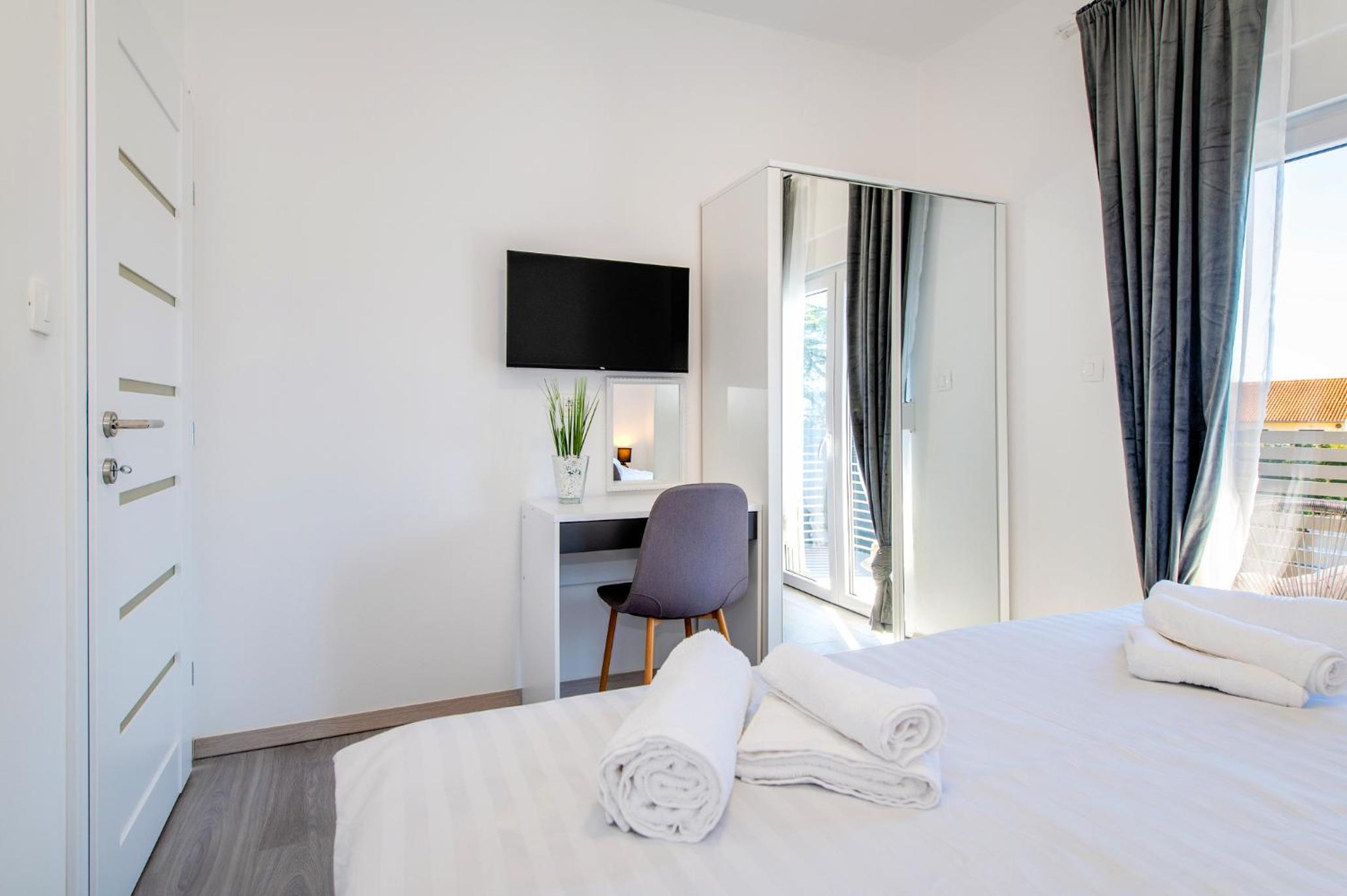 Apartments Sunny Sky - Pool & Parking - Vodice