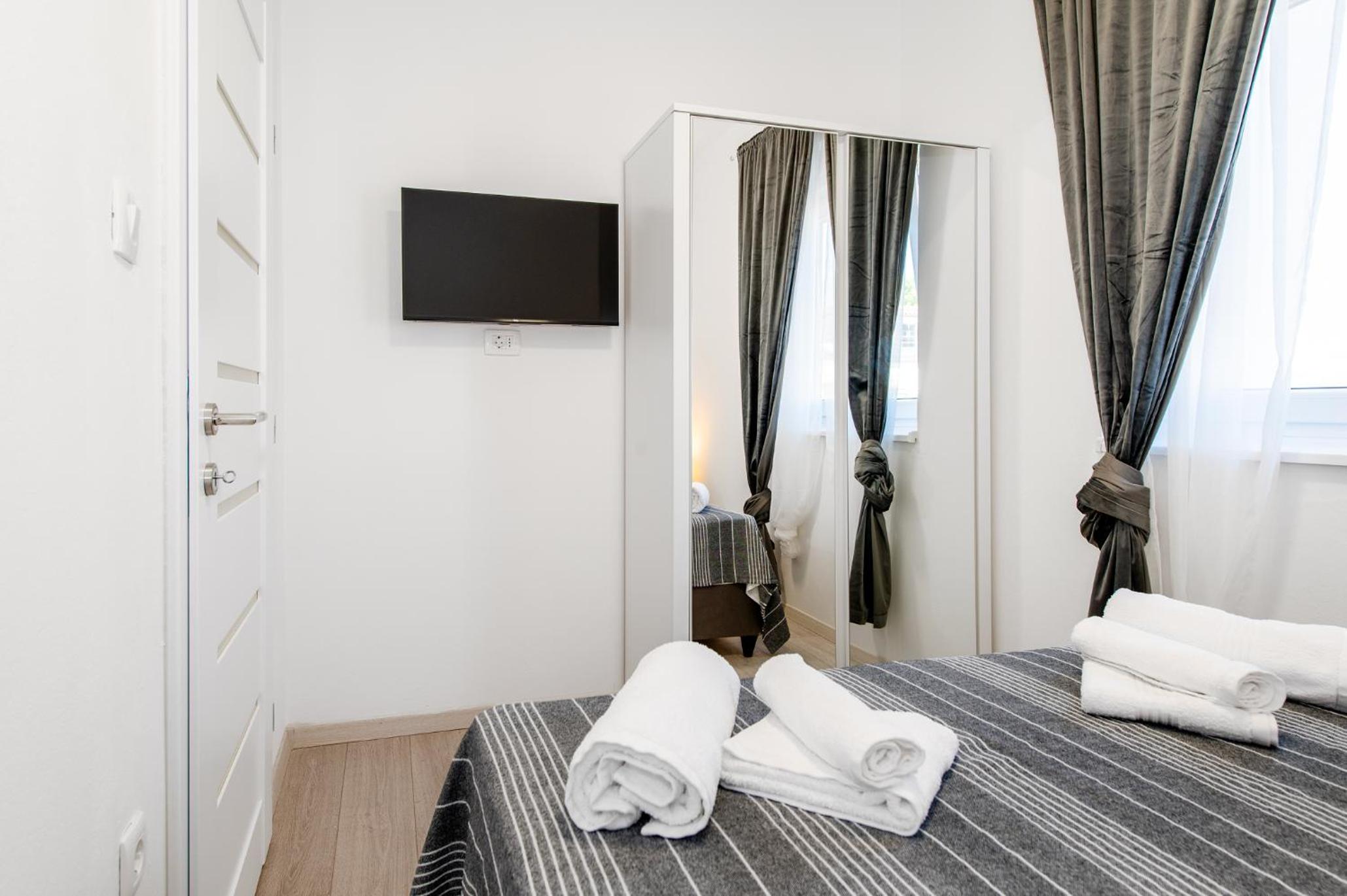 Apartments Sunny Sky - Pool & Parking - Vodice