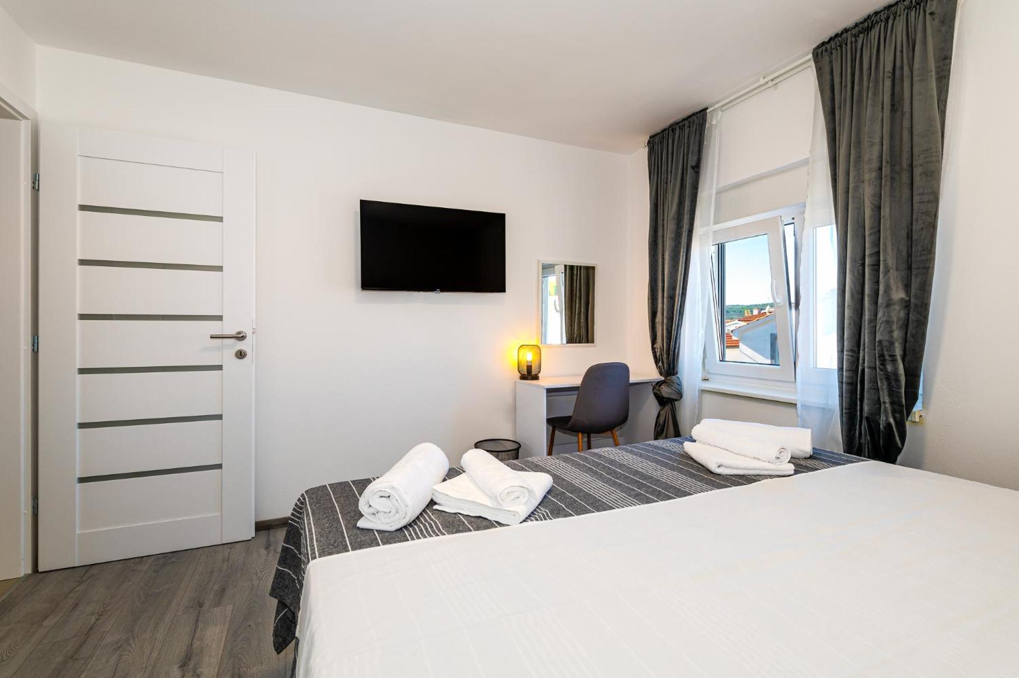 Apartments Sunny Sky - Pool & Parking - Vodice
