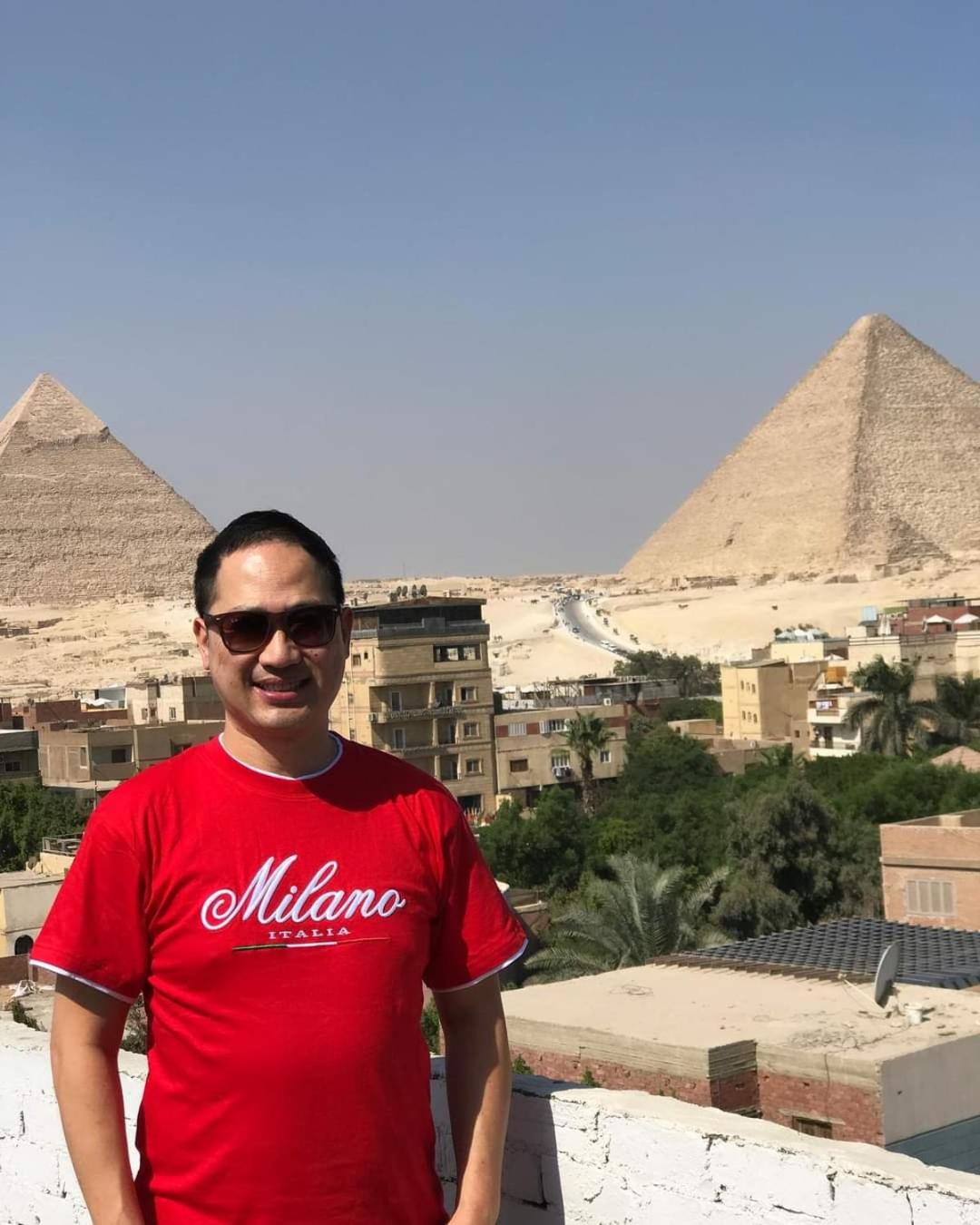 Eyad Pyramids view