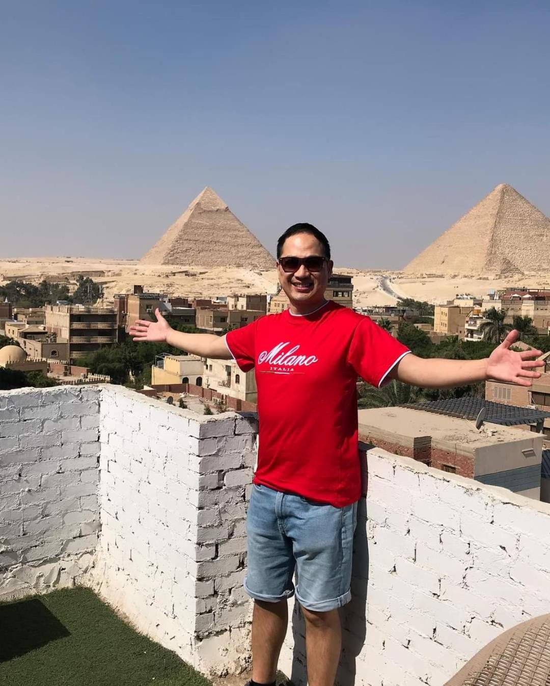 Eyad Pyramids view