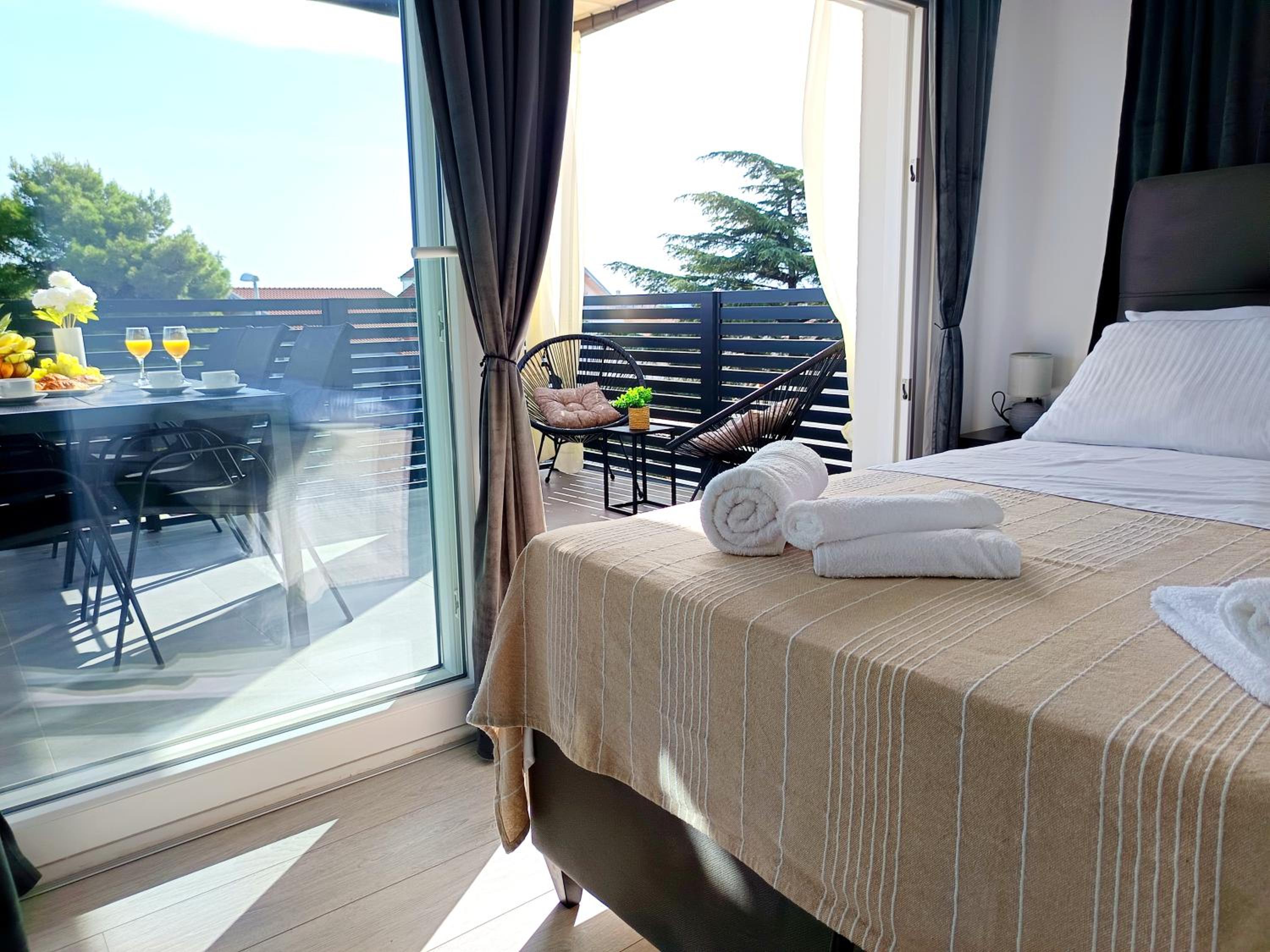 Apartments Sunny Sky - Pool & Parking - Vodice