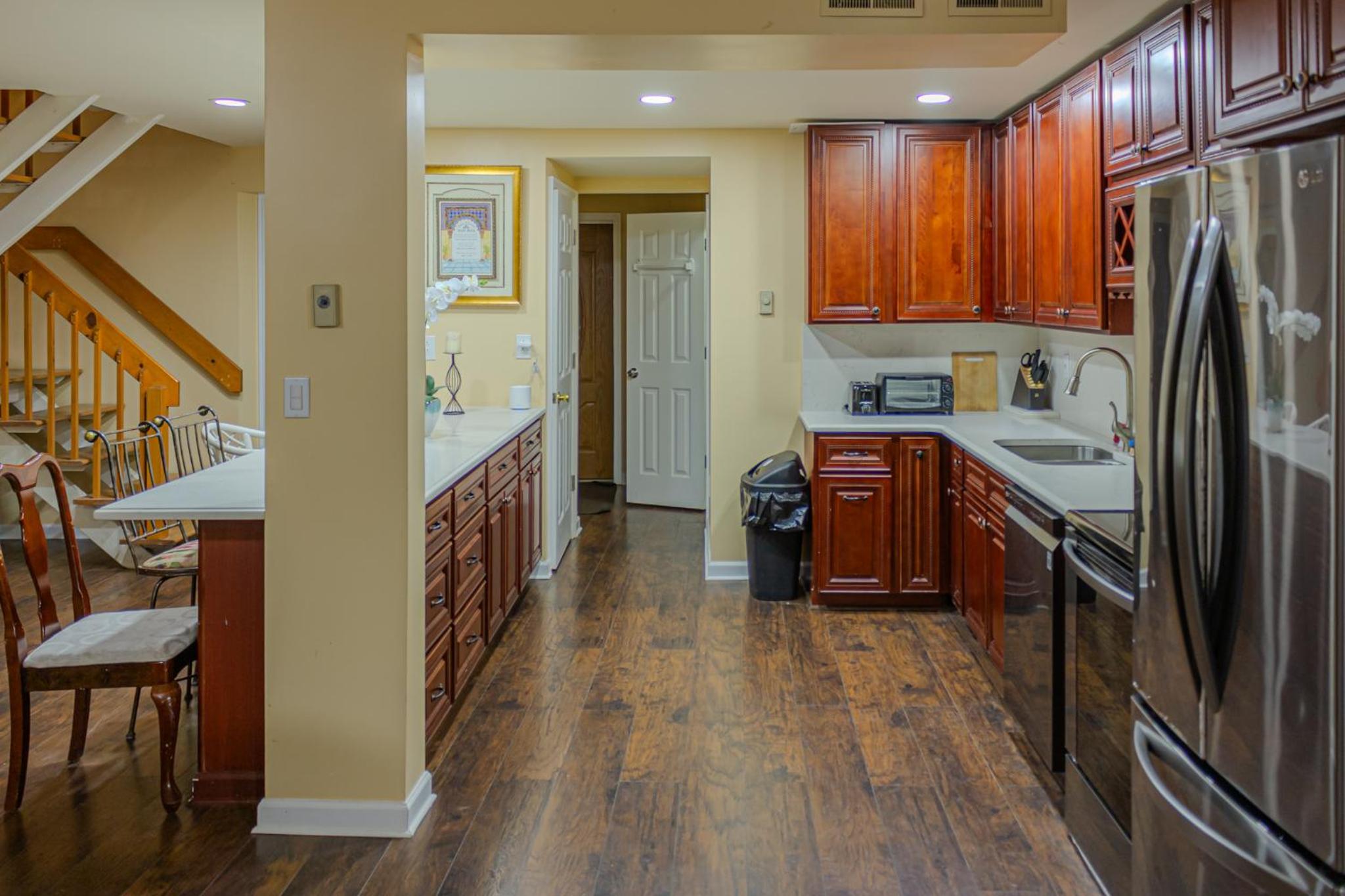 5BR Lakefront Dock Retreat