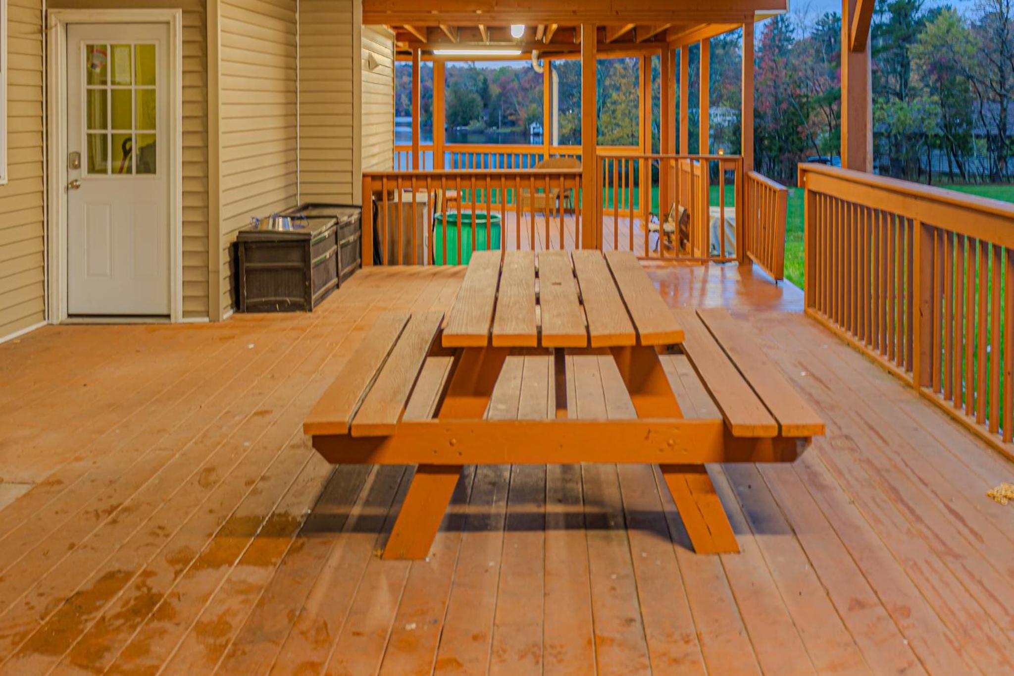 5BR Lakefront Dock Retreat