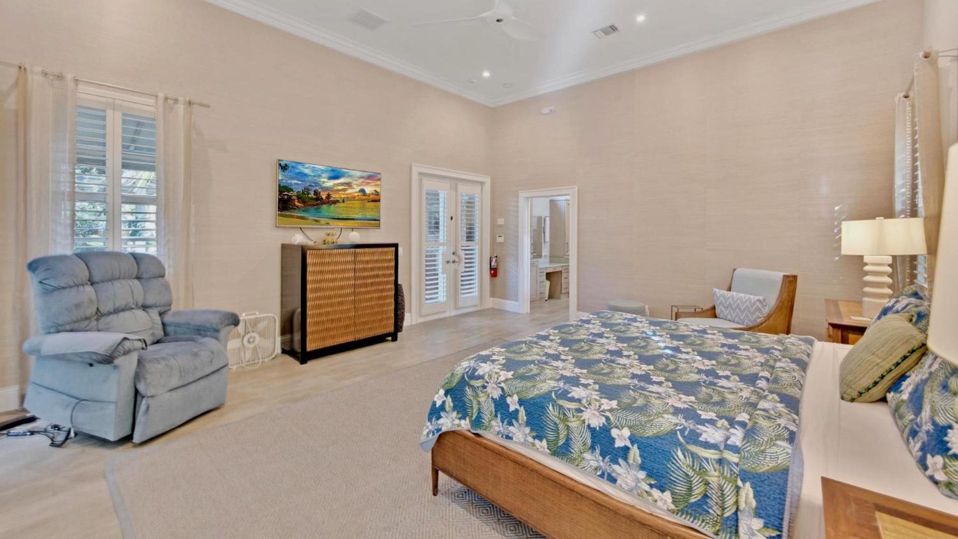 The Royal Compound by Last Key Realty view 4