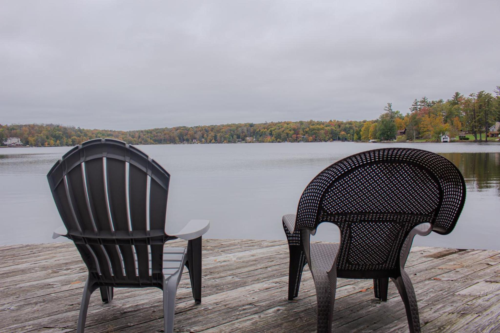 5BR Lakefront Dock Retreat