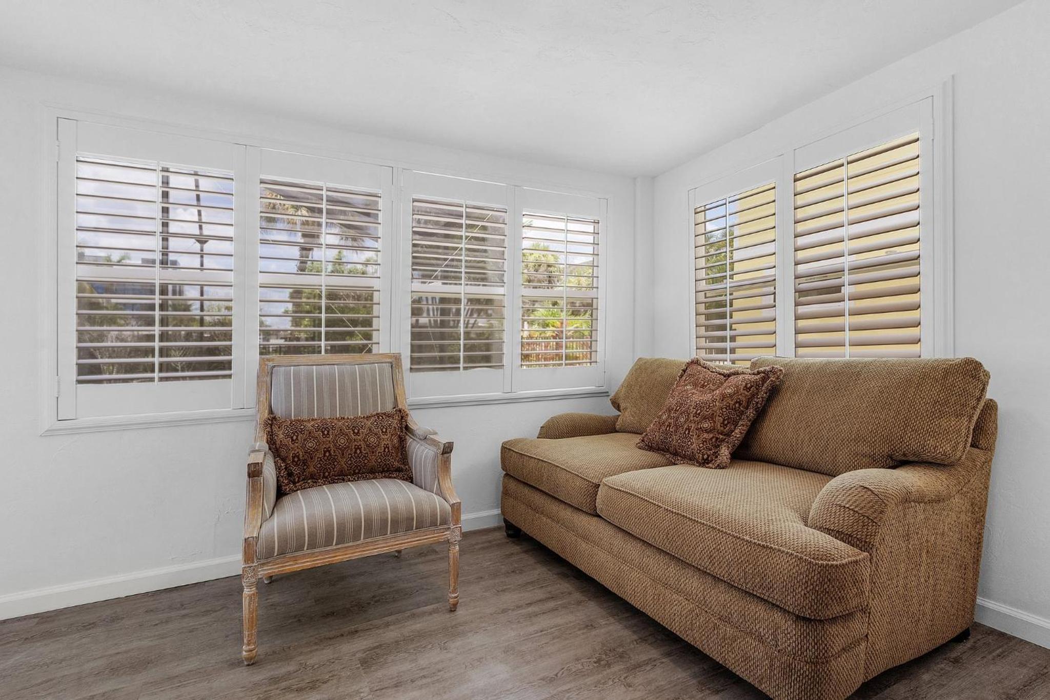 Private 2-Level Home: Heated Screened Pool, Beach!