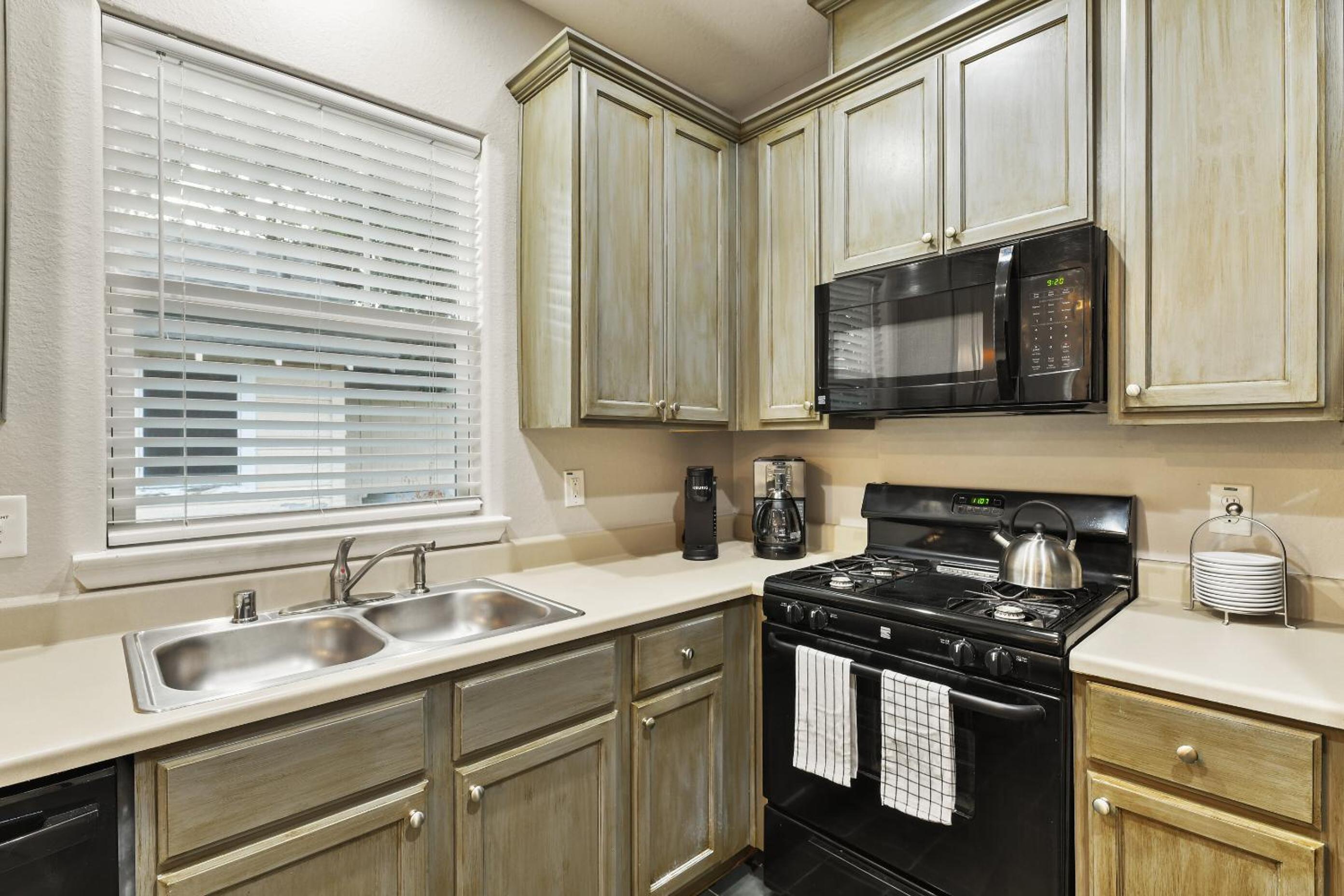 Gulf Escape Cottage Near Beach and Attractions view 5