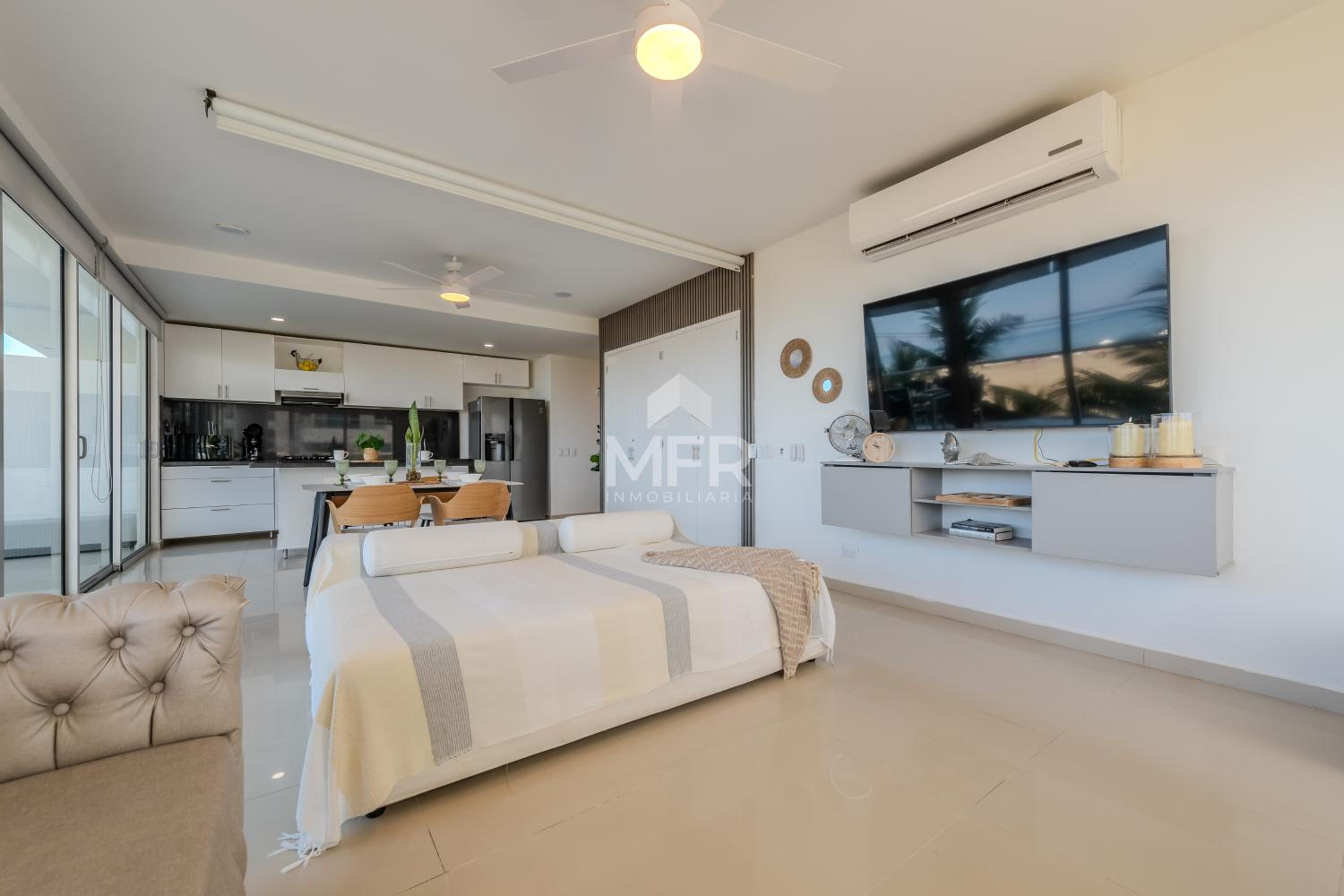 Morros Epic Beachfront Apartment