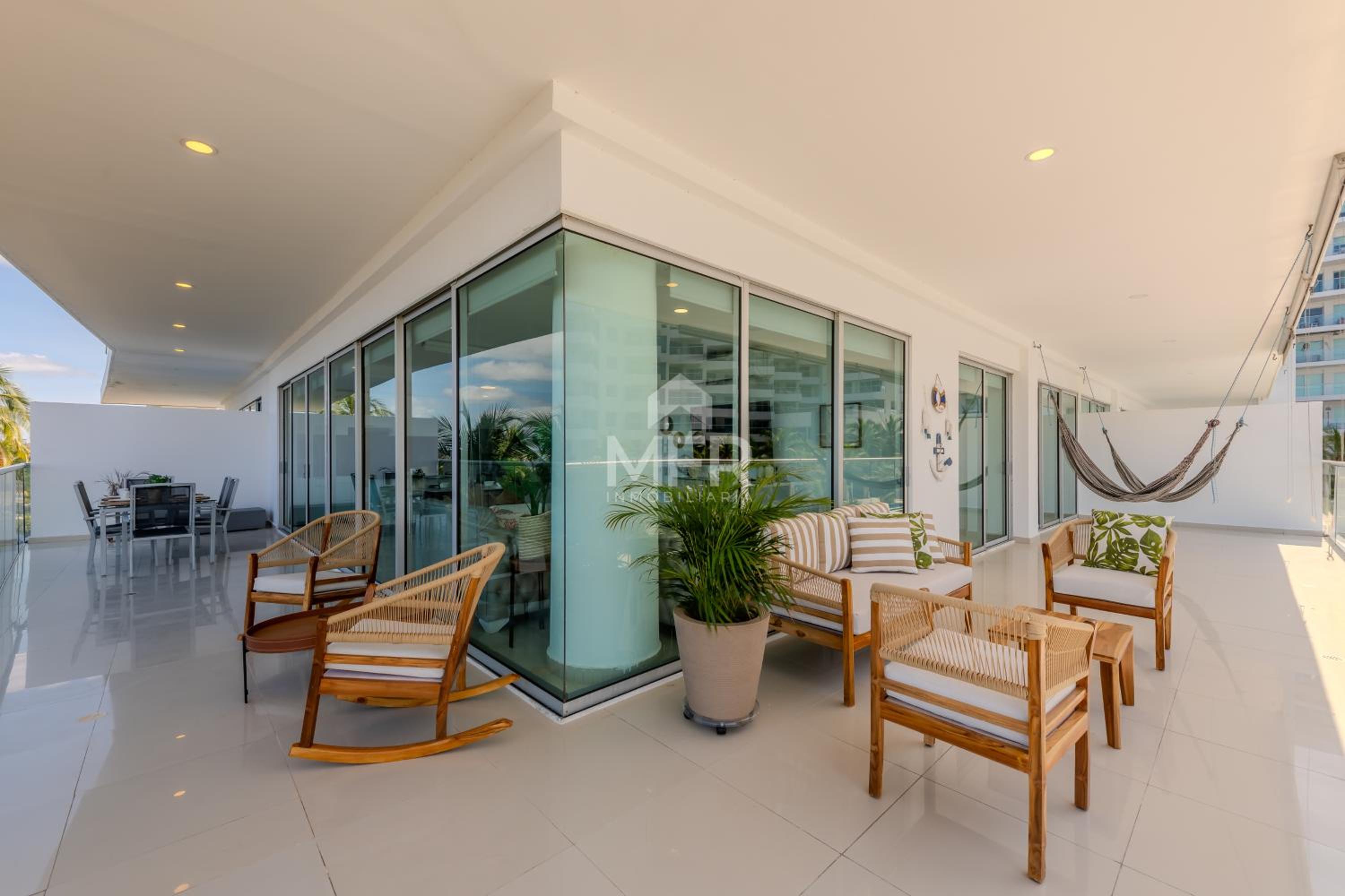 Morros Epic Beachfront Apartment
