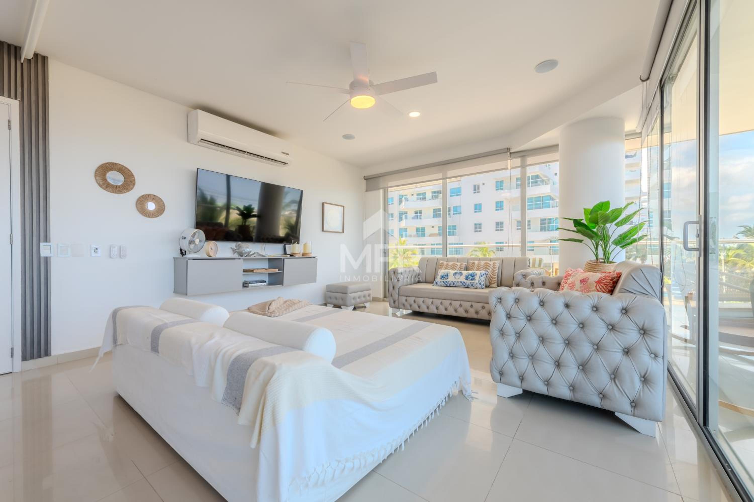 Morros Epic Beachfront Apartment