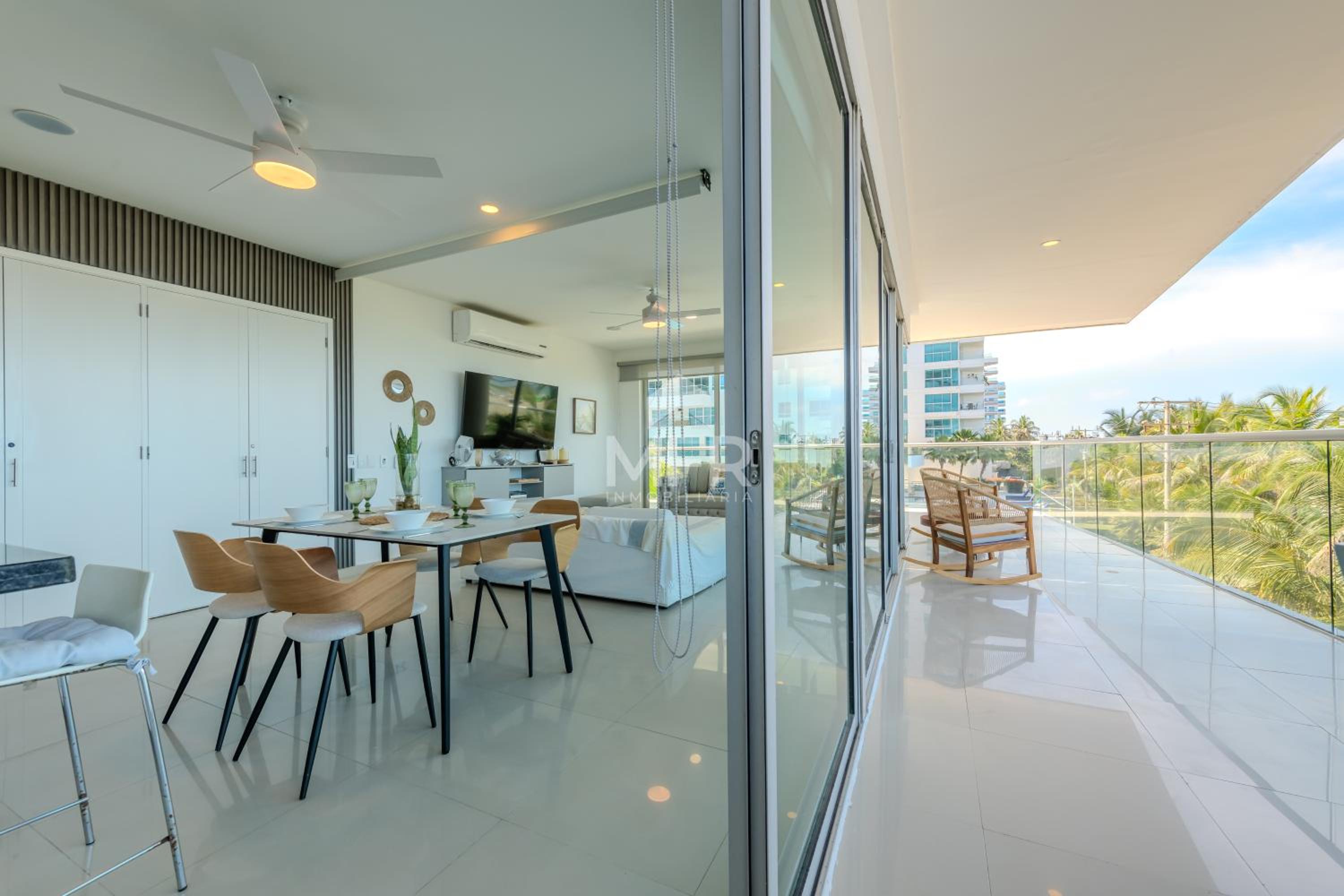 Morros Epic Beachfront Apartment