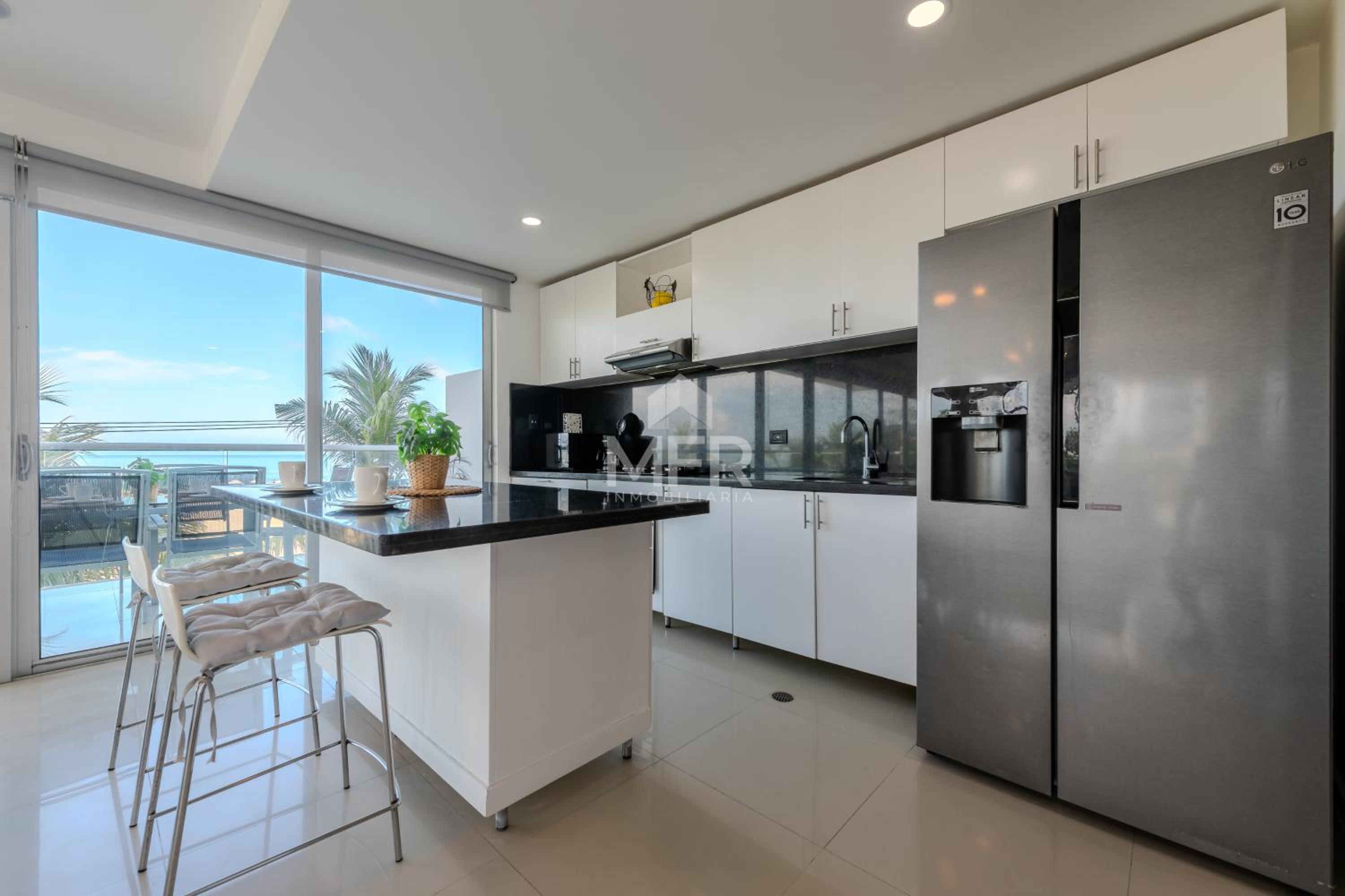 Morros Epic Beachfront Apartment