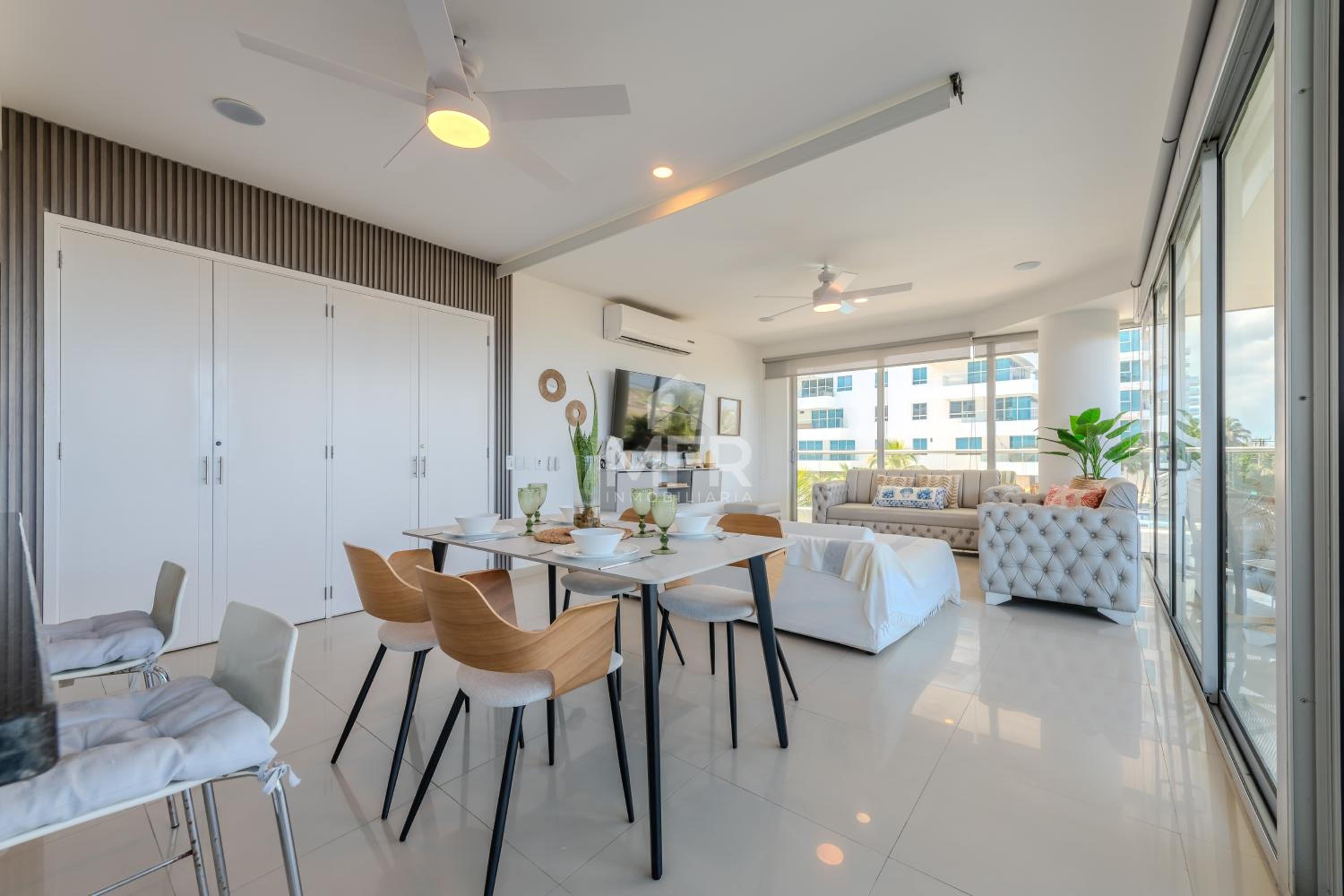 Morros Epic Beachfront Apartment