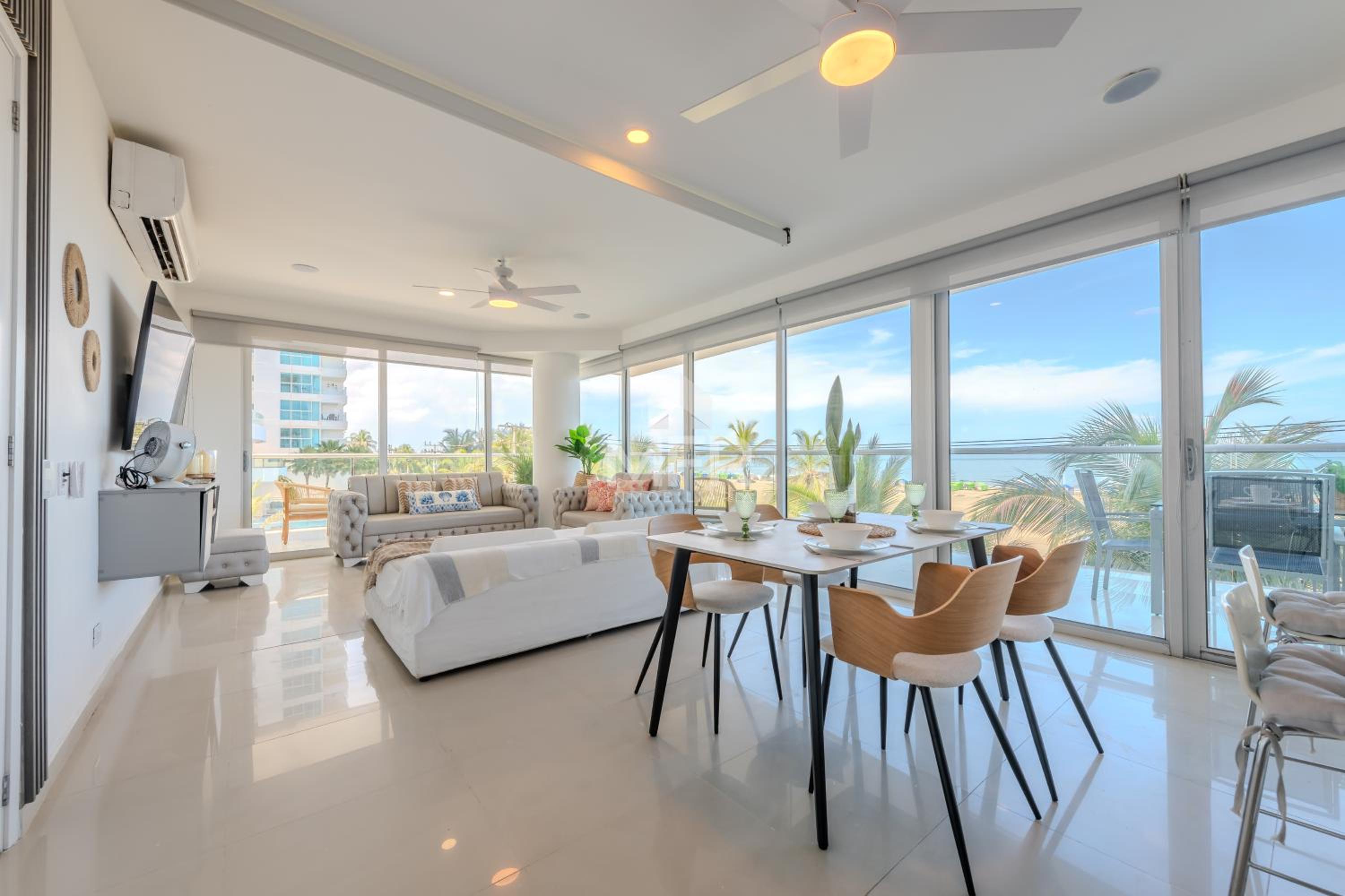 Morros Epic Beachfront Apartment