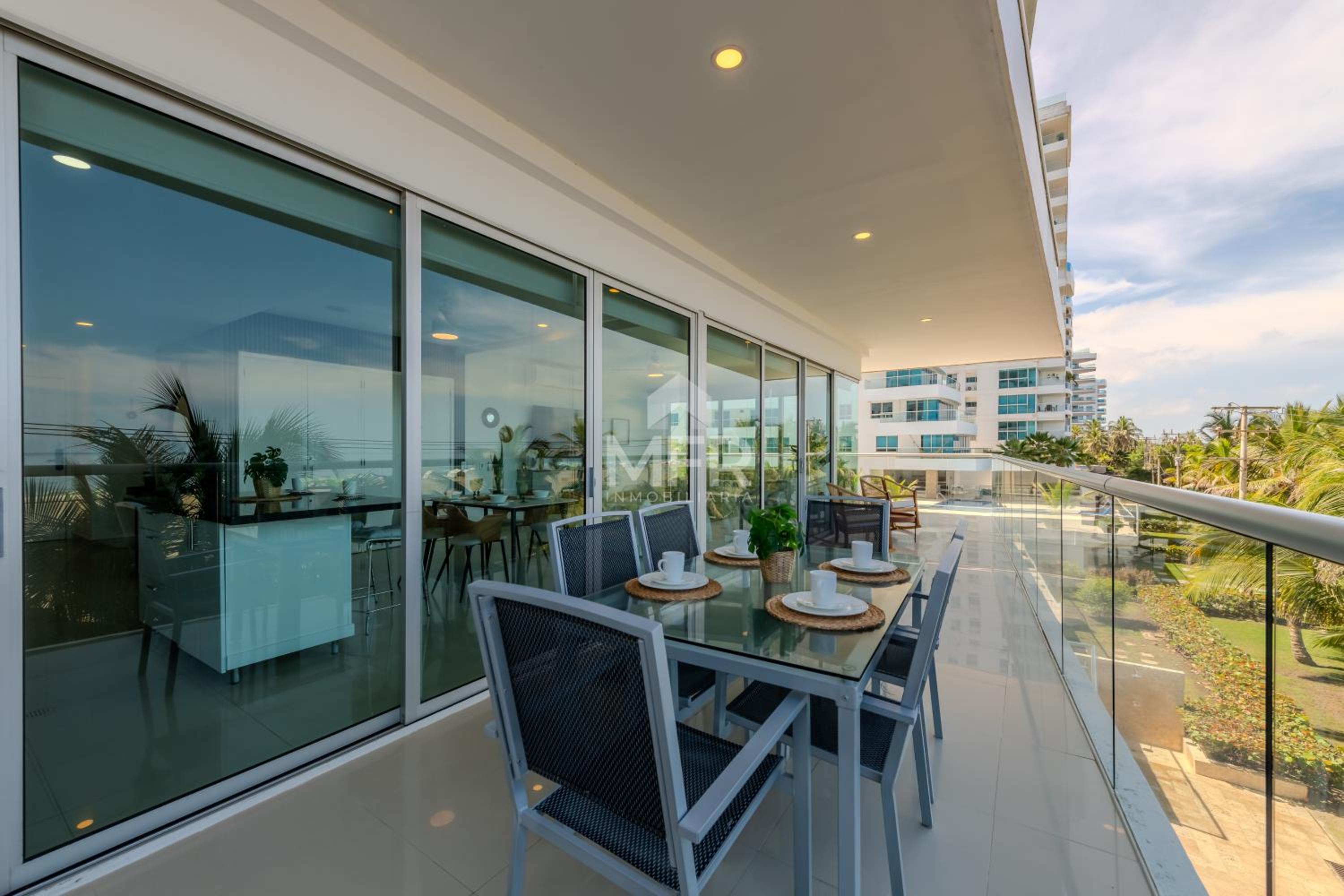 Morros Epic Beachfront Apartment