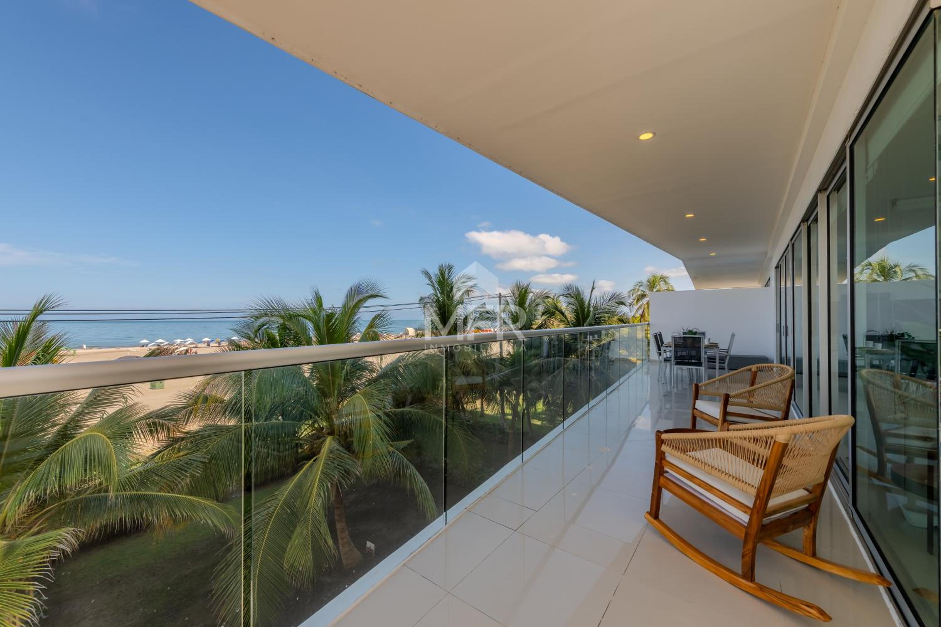 Morros Epic Beachfront Apartment