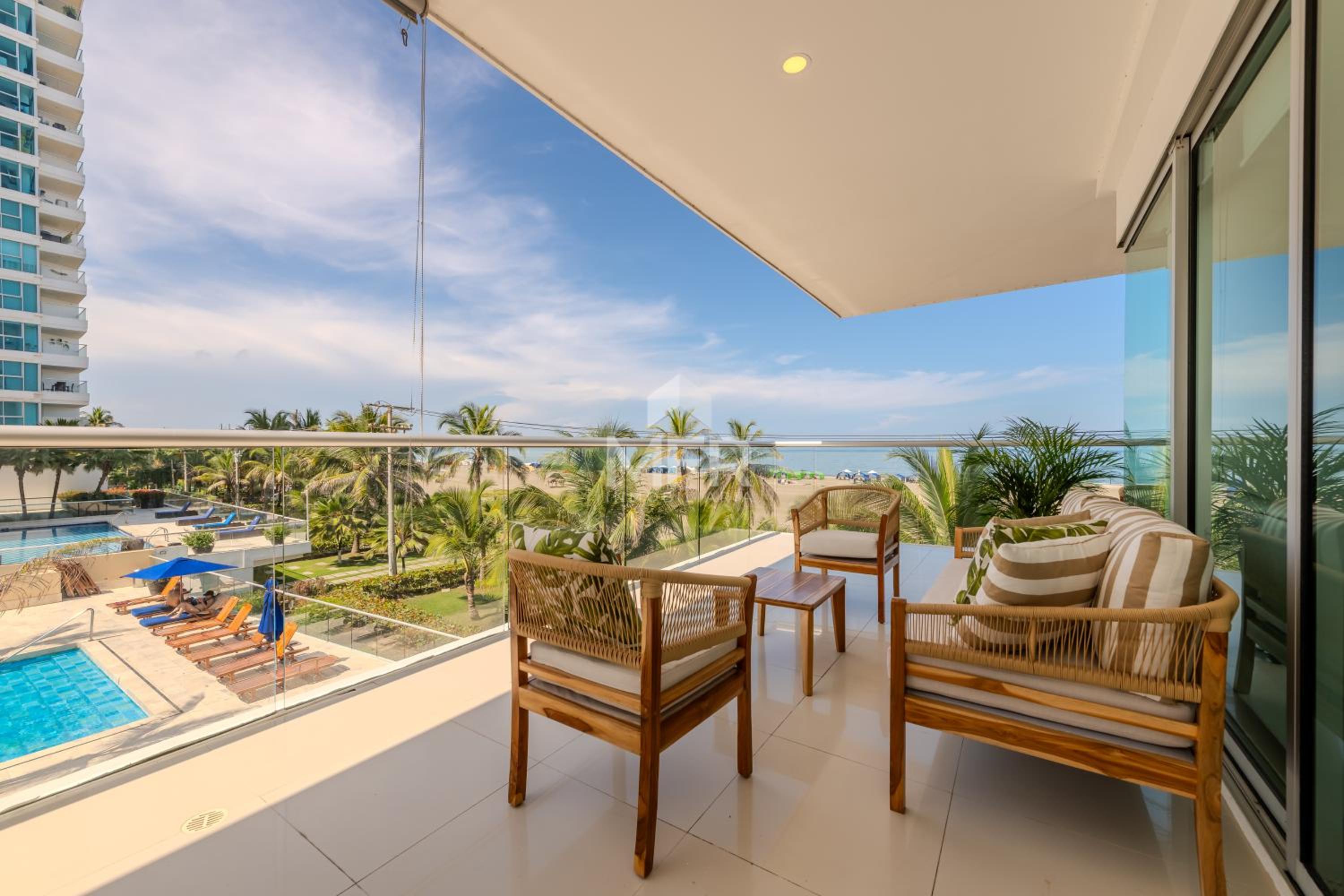 Morros Epic Beachfront Apartment
