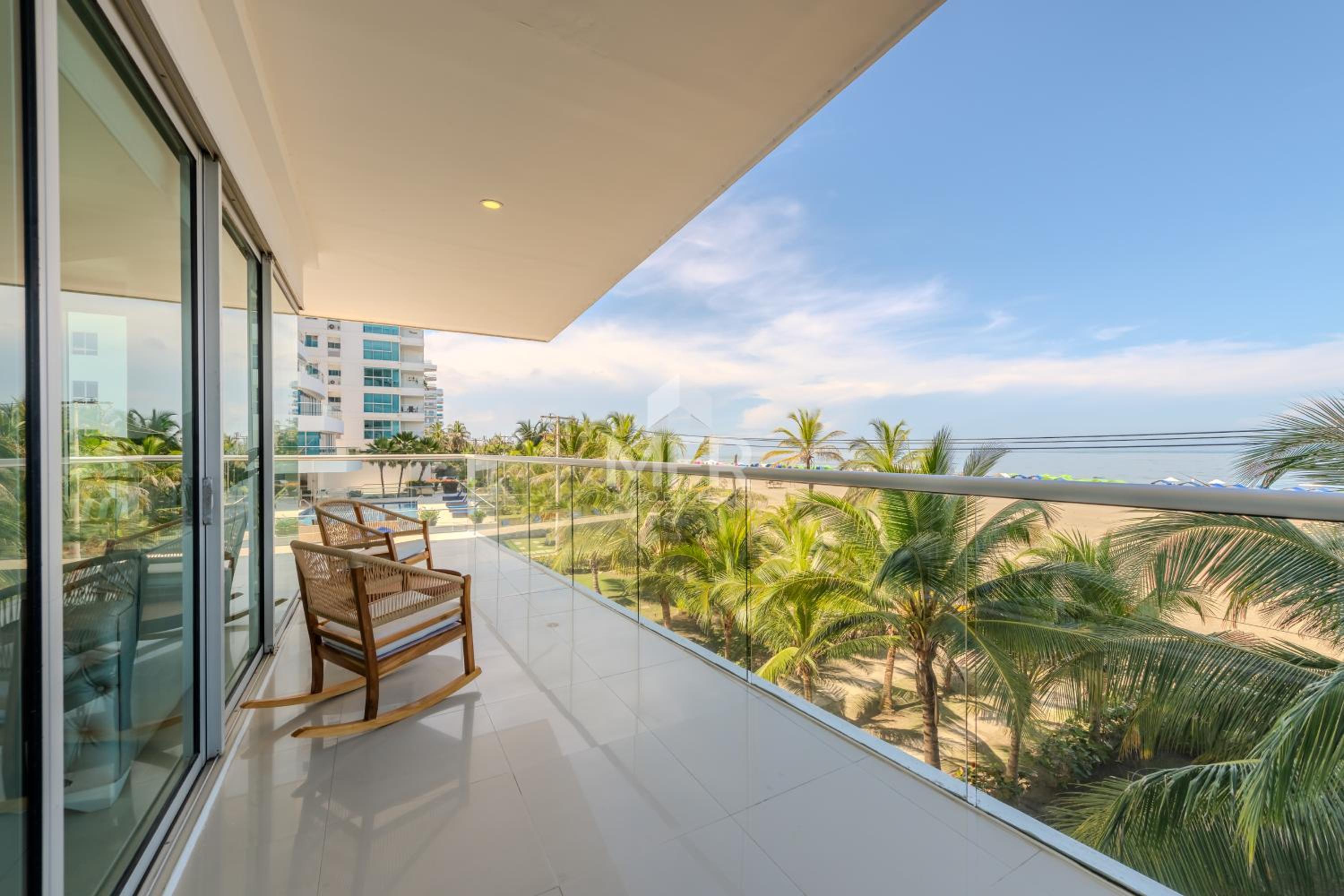 Morros Epic Beachfront Apartment
