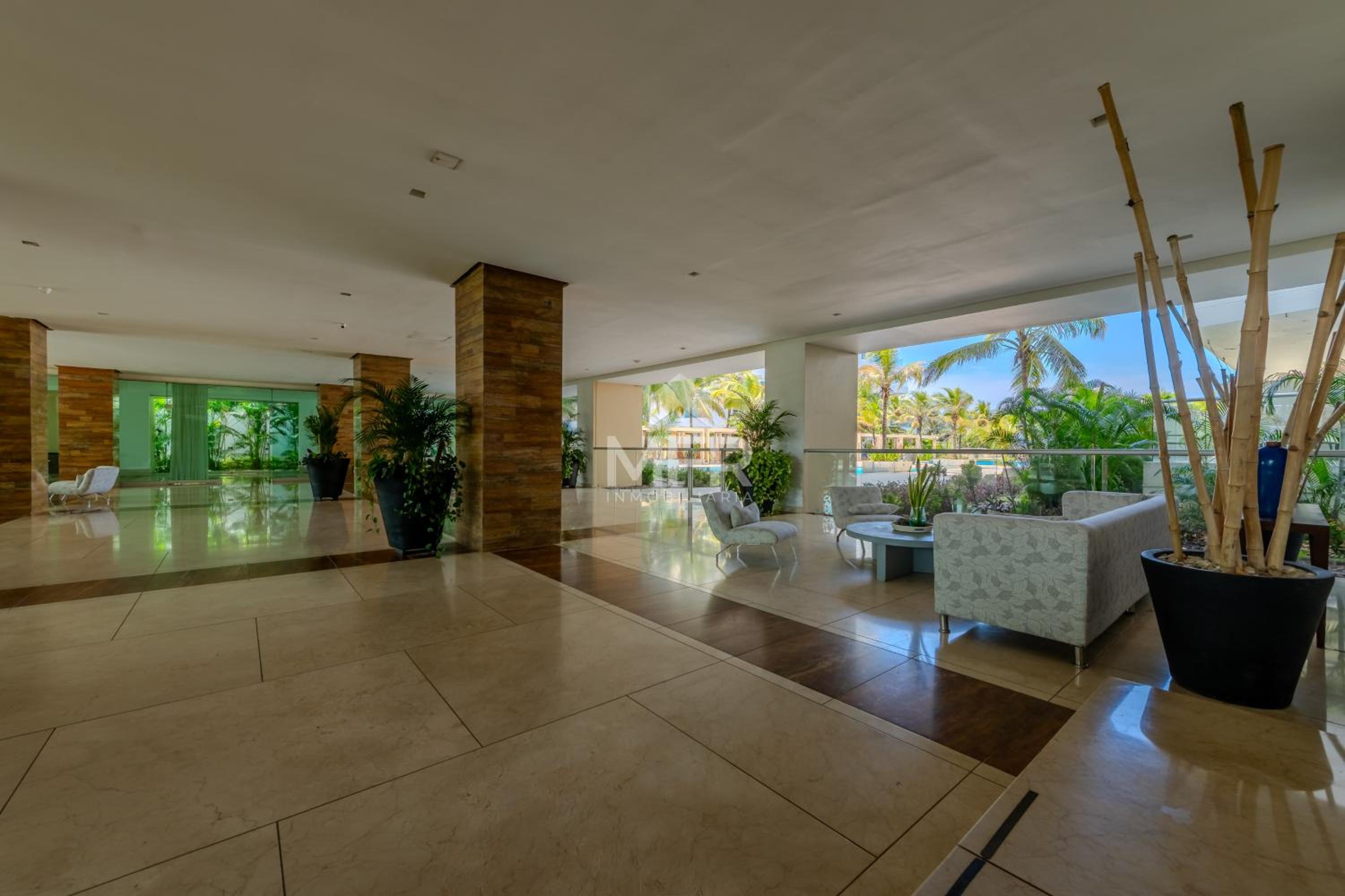 Morros Epic Beachfront Apartment