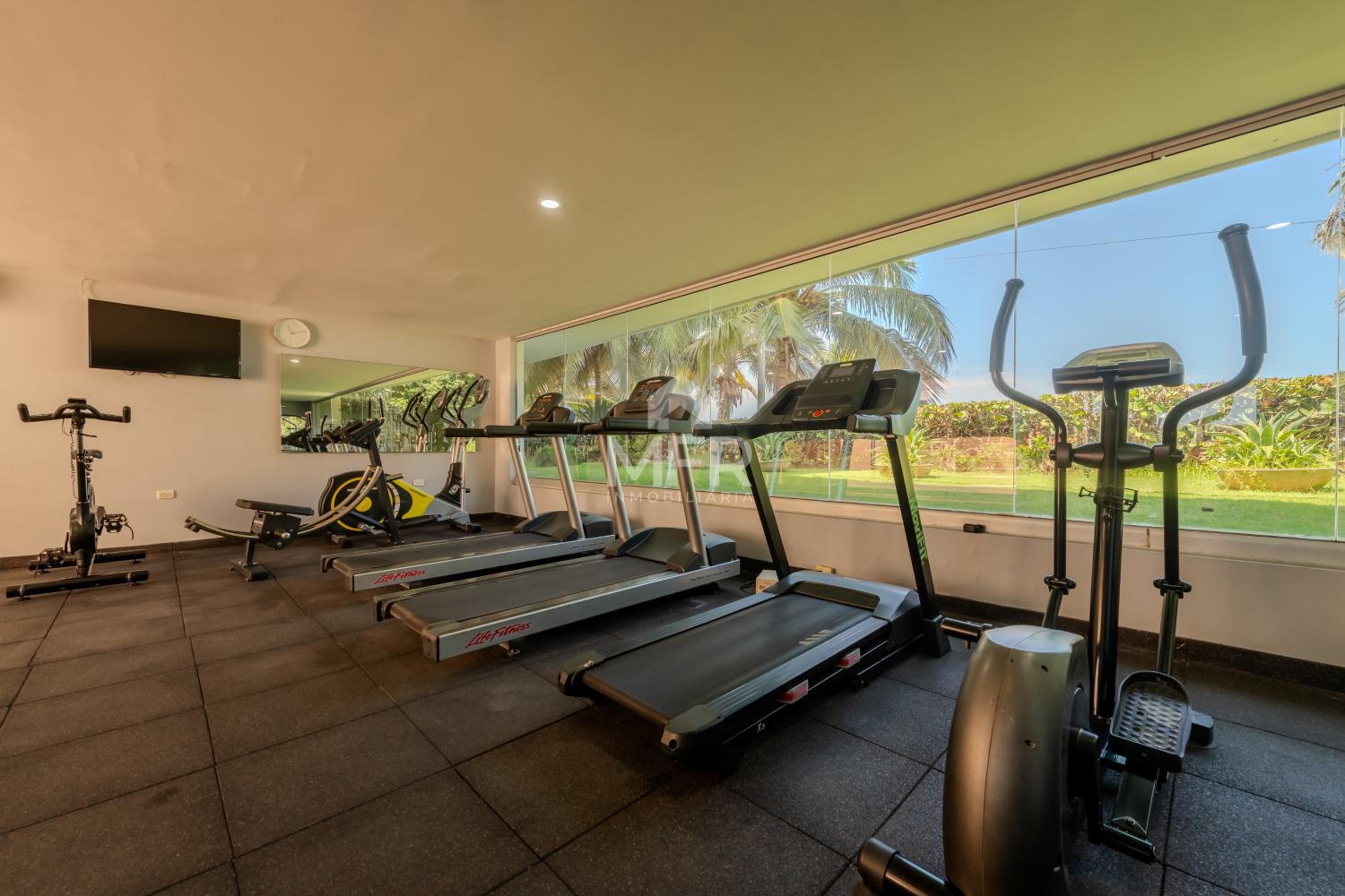 Morros Epic Beachfront Apartment