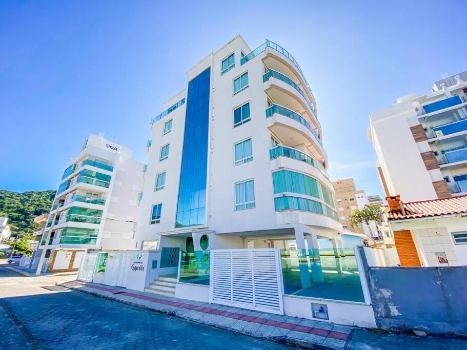 Apto de 3 dormitórios com ótima localização-0154